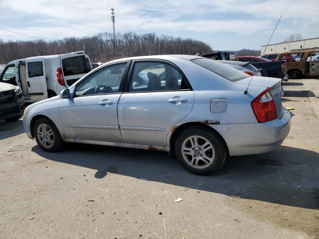 2005 Kia Spectra - Image 2
