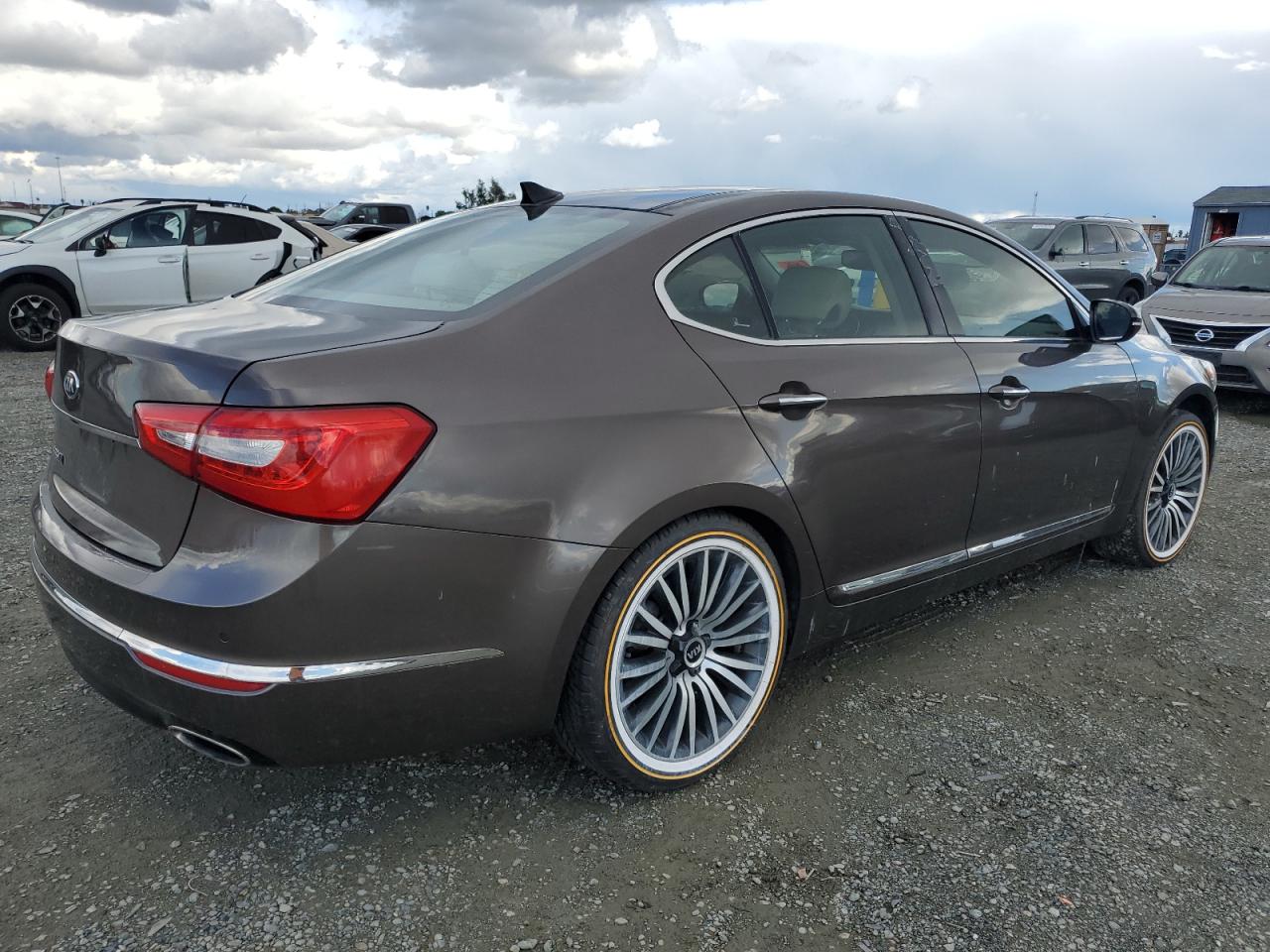 2014 Kia Cadenza - Image 3