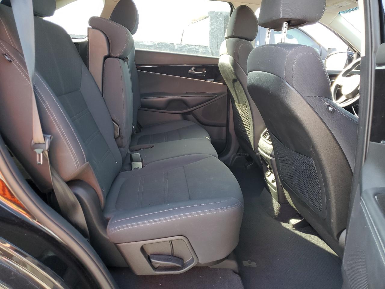 2018 Kia Sorento - Image 11