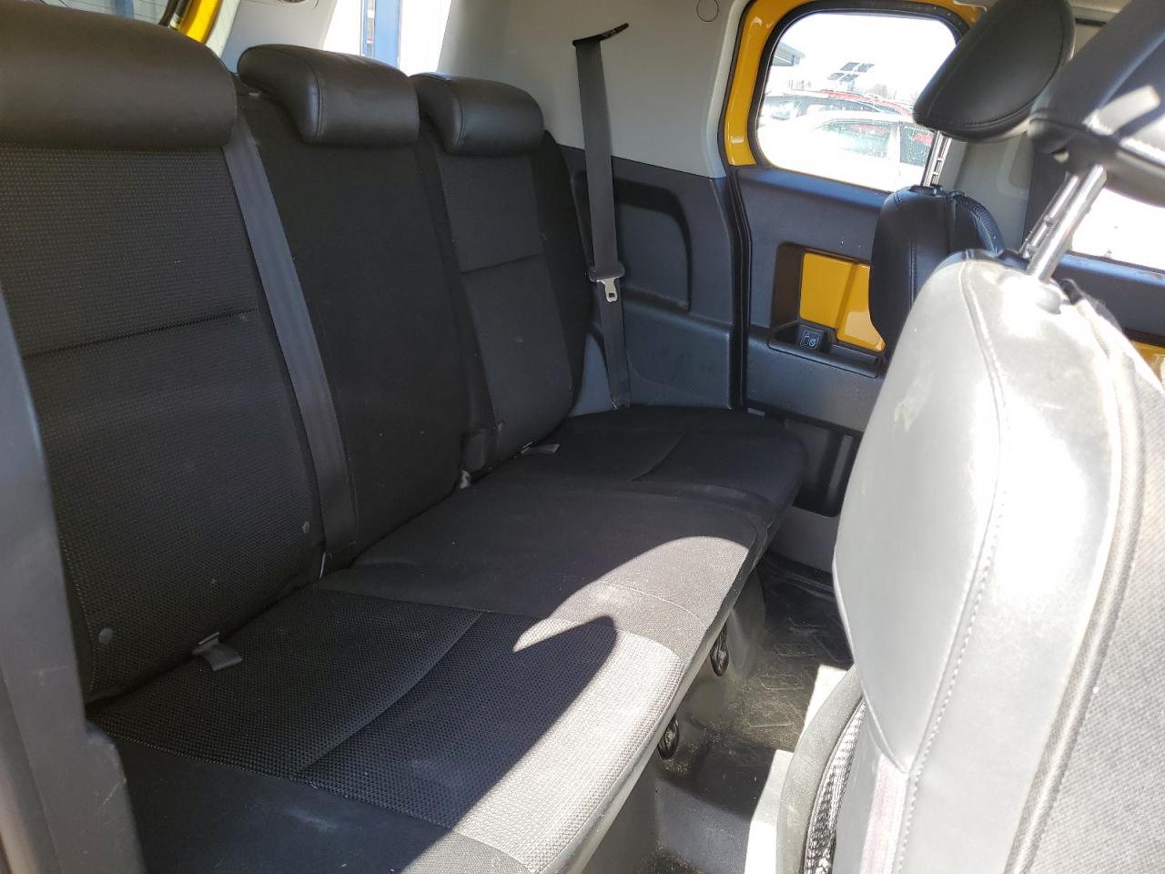 2007 Toyota FJ Cruiser - Image 12