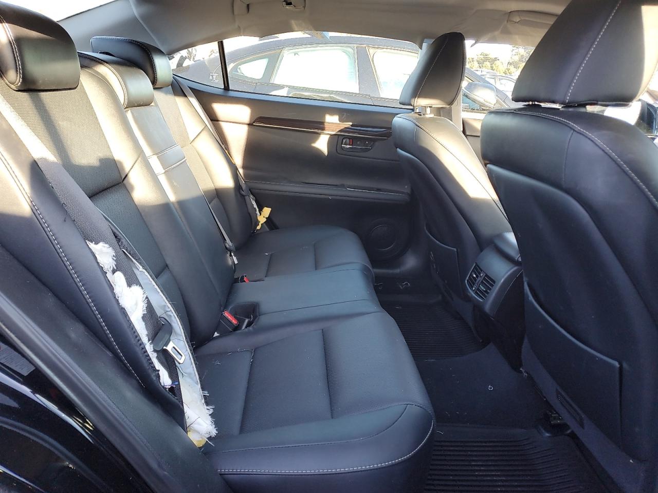 2018 Lexus ES - Image 10
