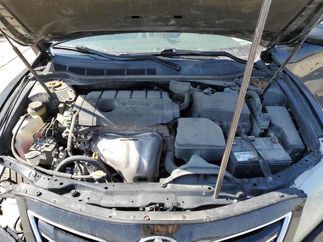 2010 Toyota Camry - Image 12