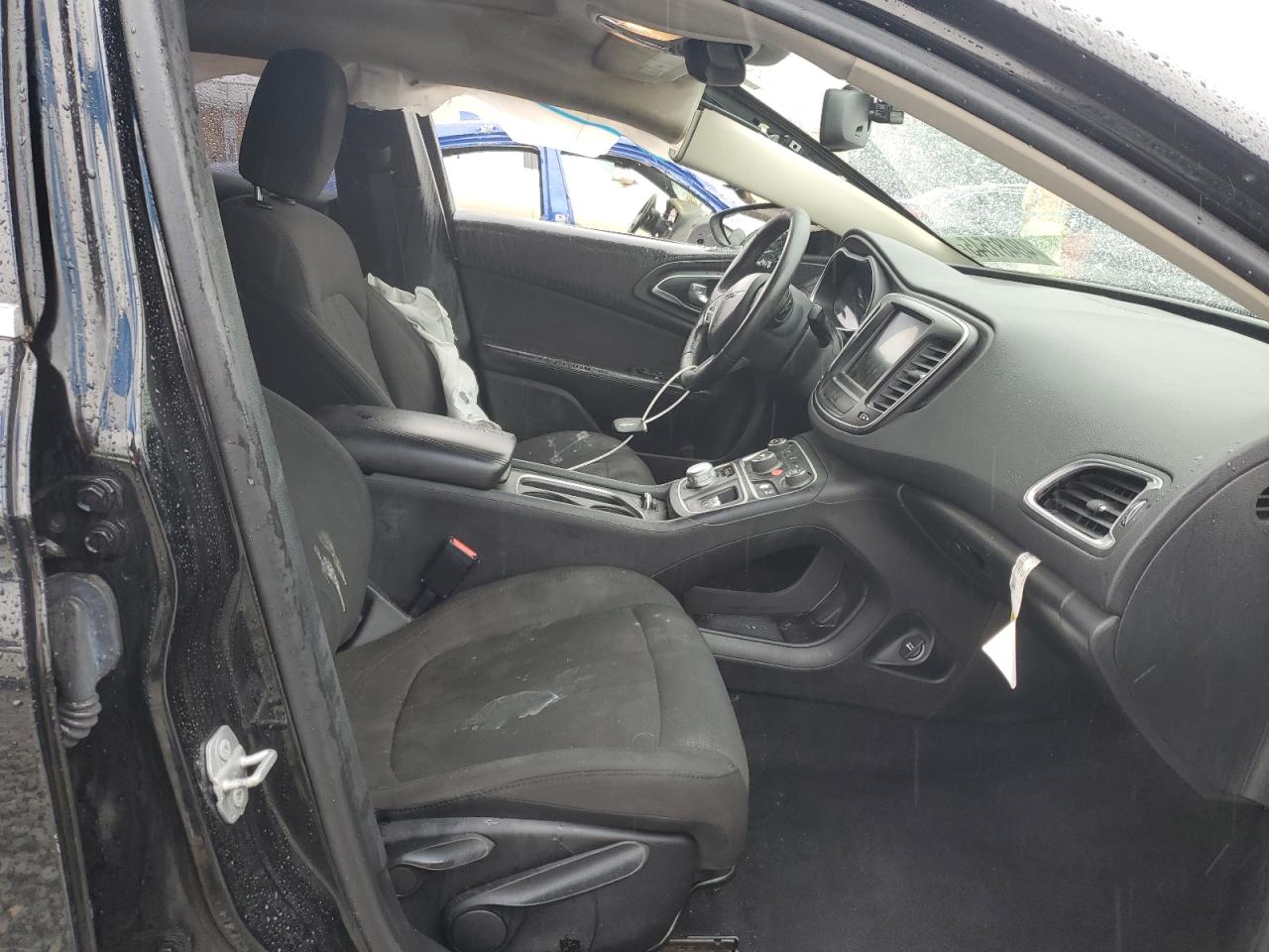 2016 Chrysler 200 - Image 7