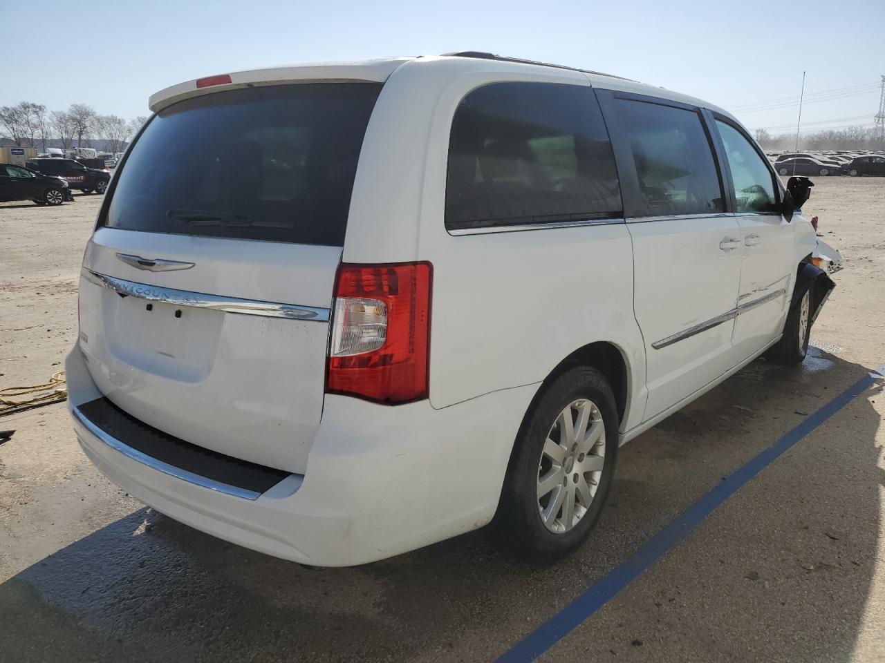 2014 Chrysler Town & Country - Image 3