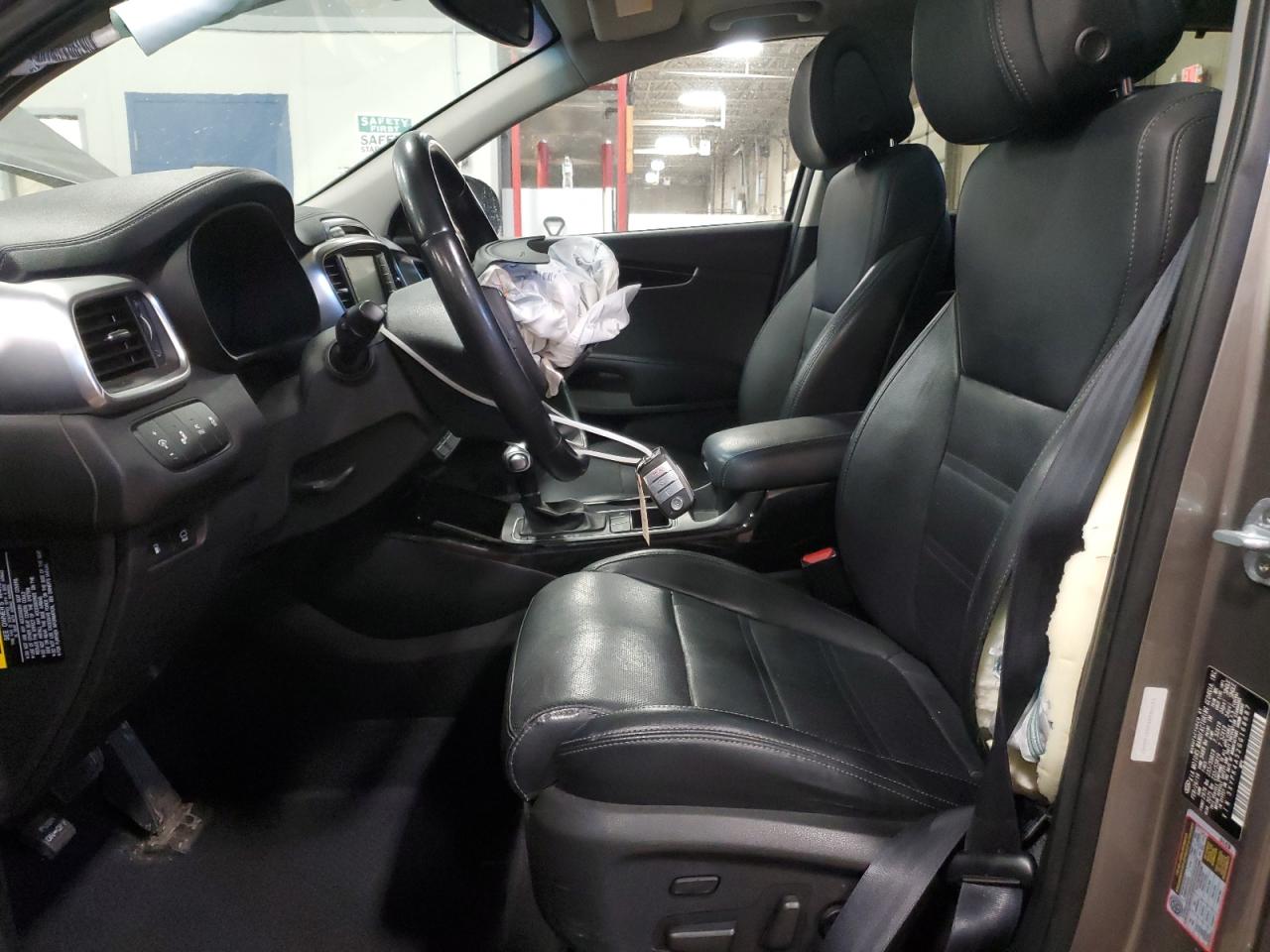 2016 Kia Sorento - Image 7