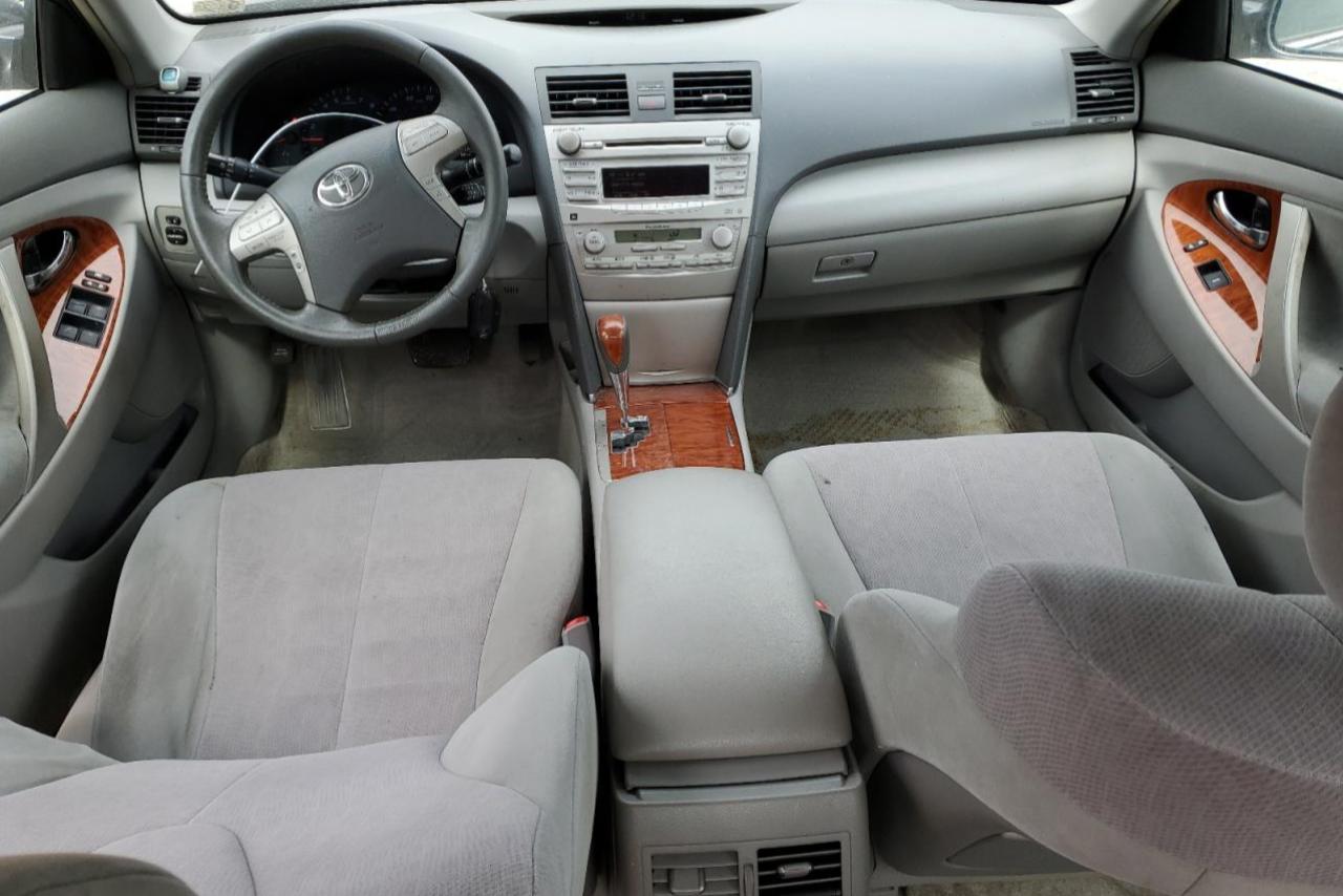 2010 Toyota Camry - Image 8