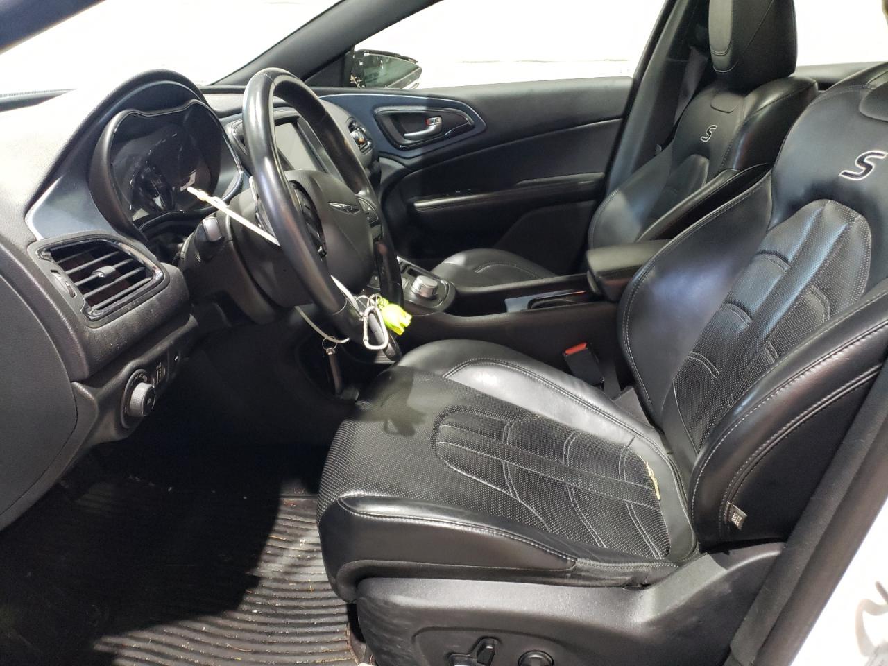 2015 Chrysler 200 - Image 7