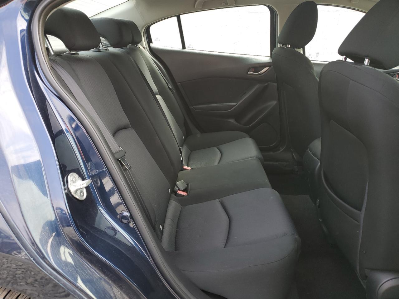 2015 Mazda 3 - Image 10