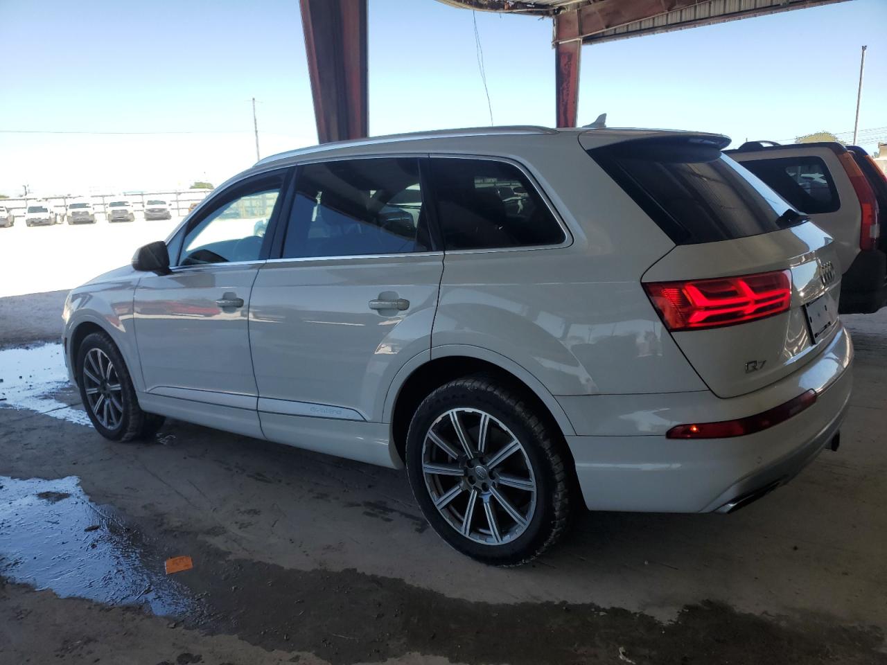2018 Audi Q7 - Image 2