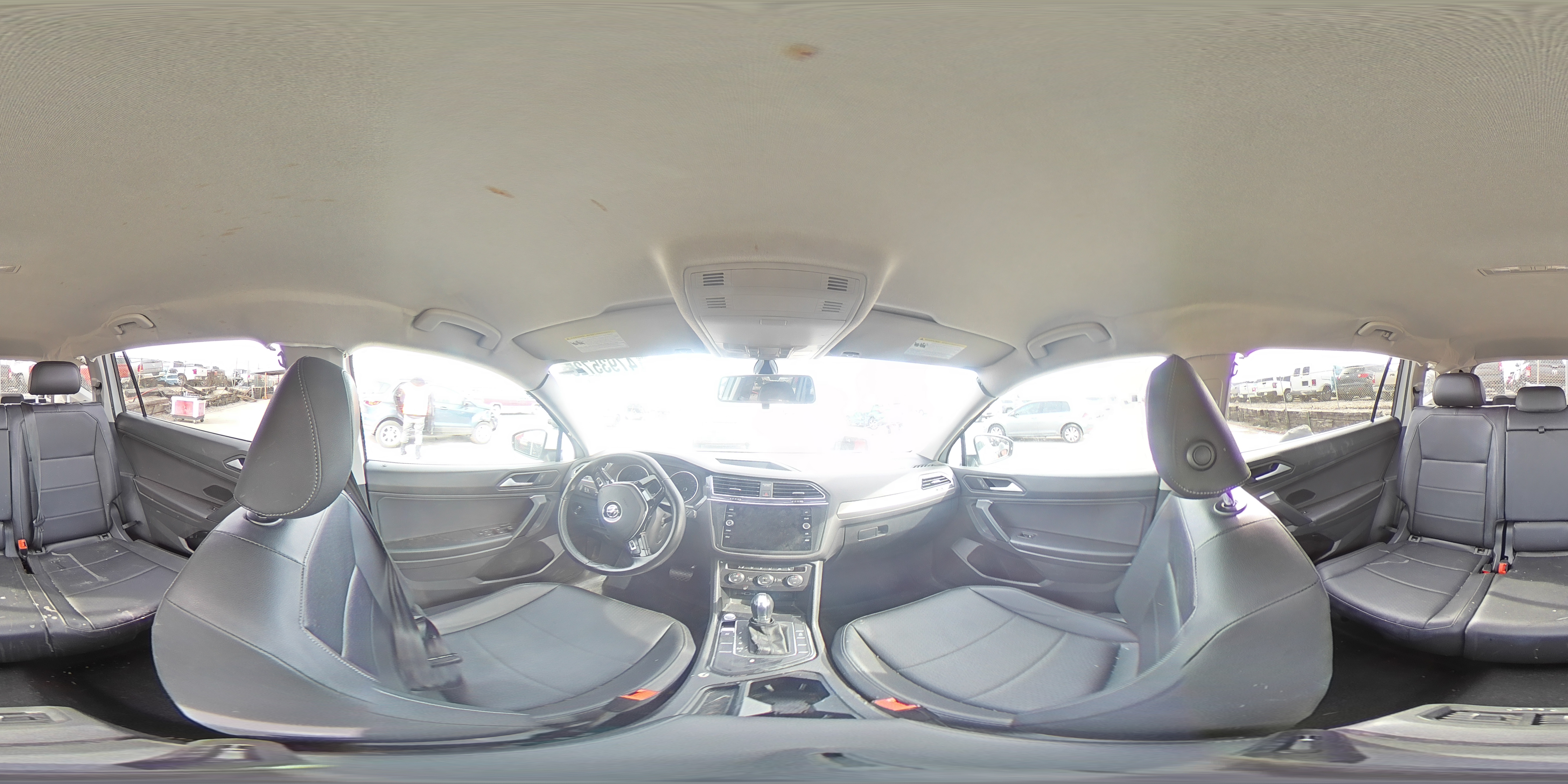2019 Volkswagen Tiguan - Image 14