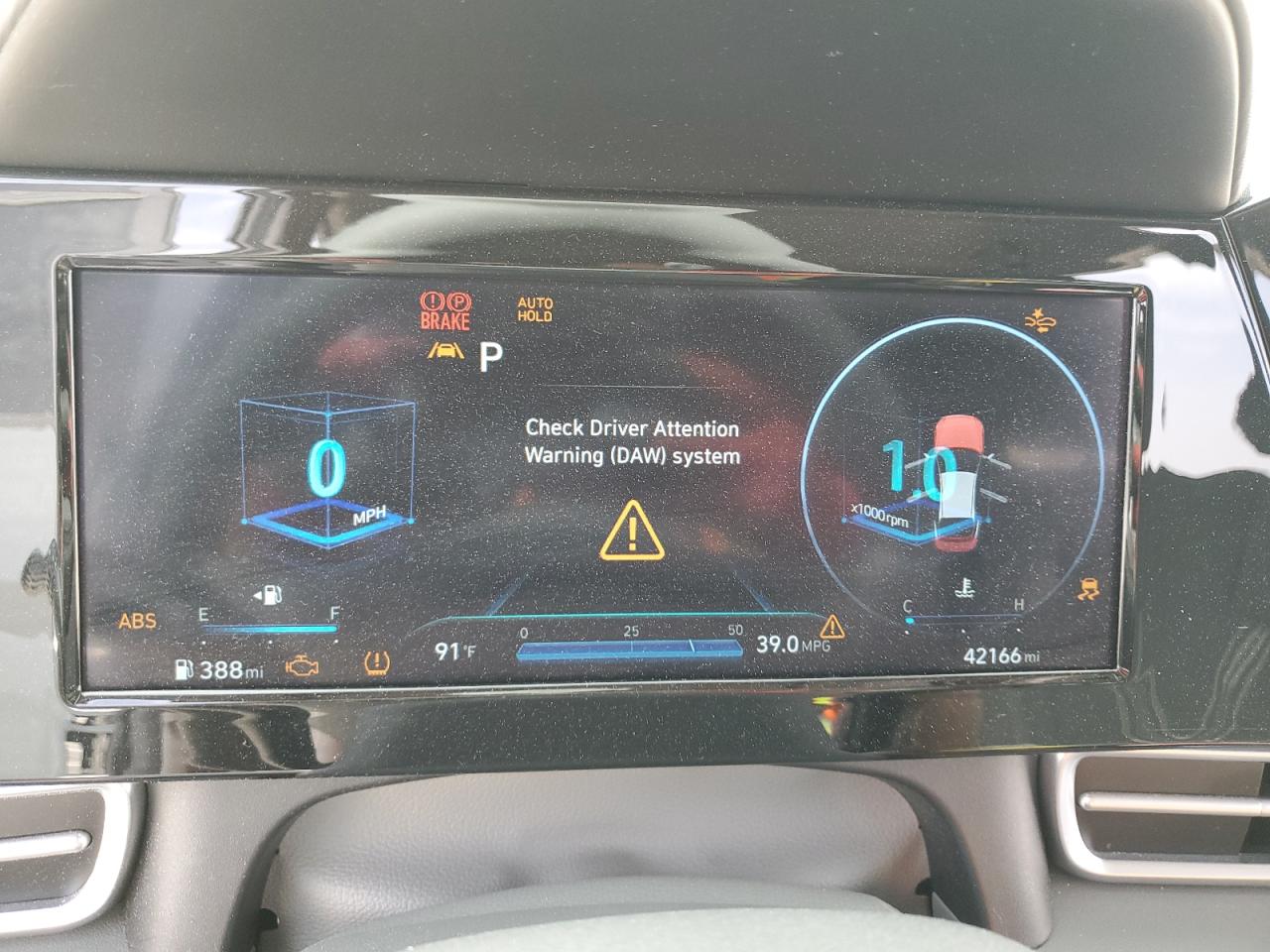 2022 Hyundai Elantra - Image 9