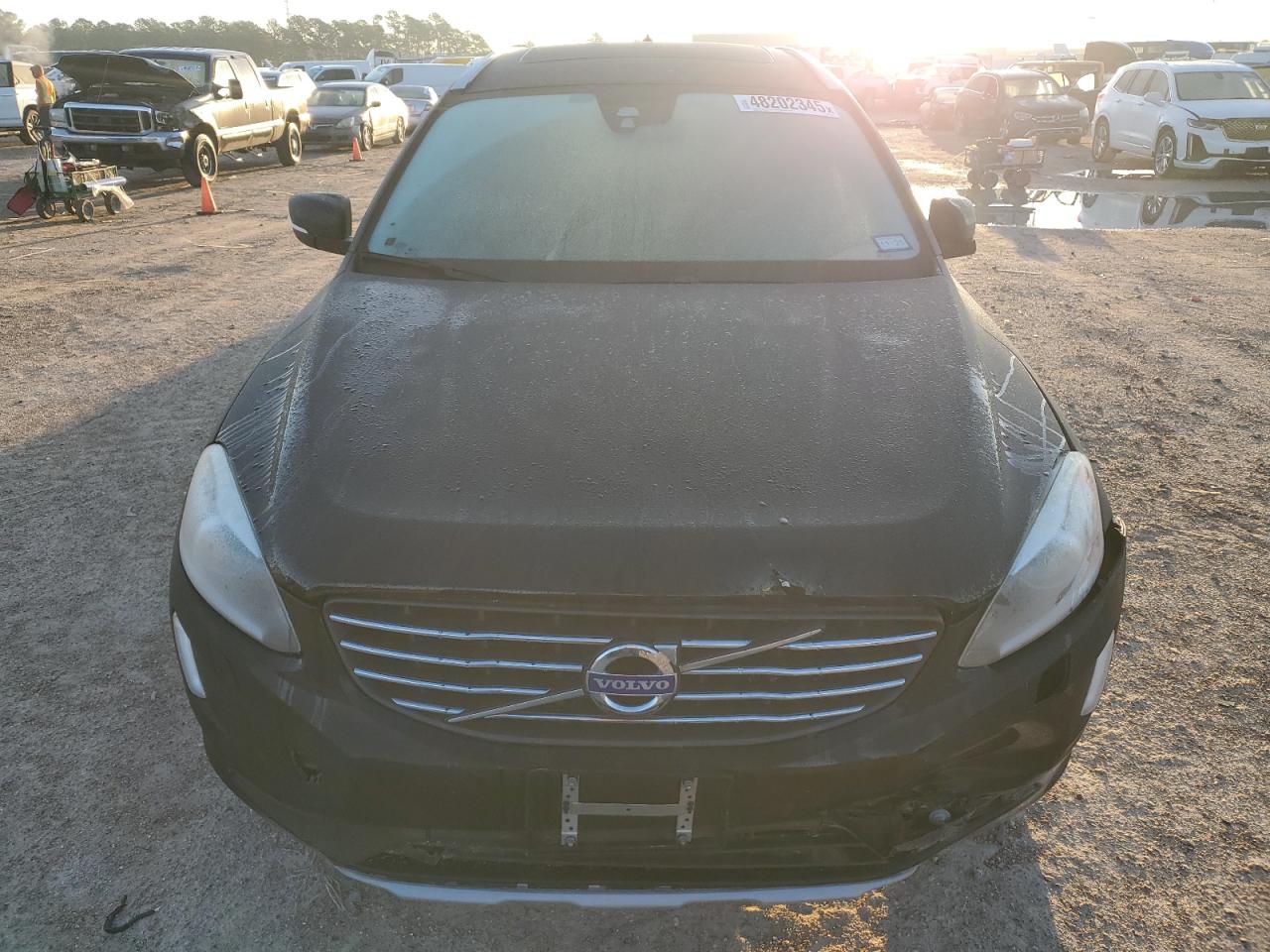 2017 Volvo XC60 - Image 5