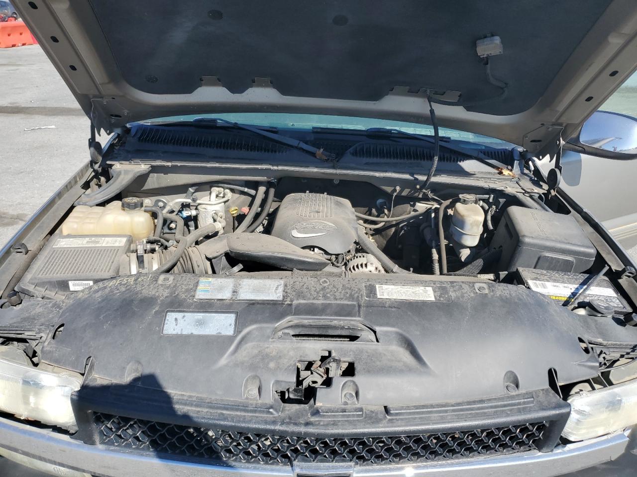 2002 Chevrolet Silverado - Image 12