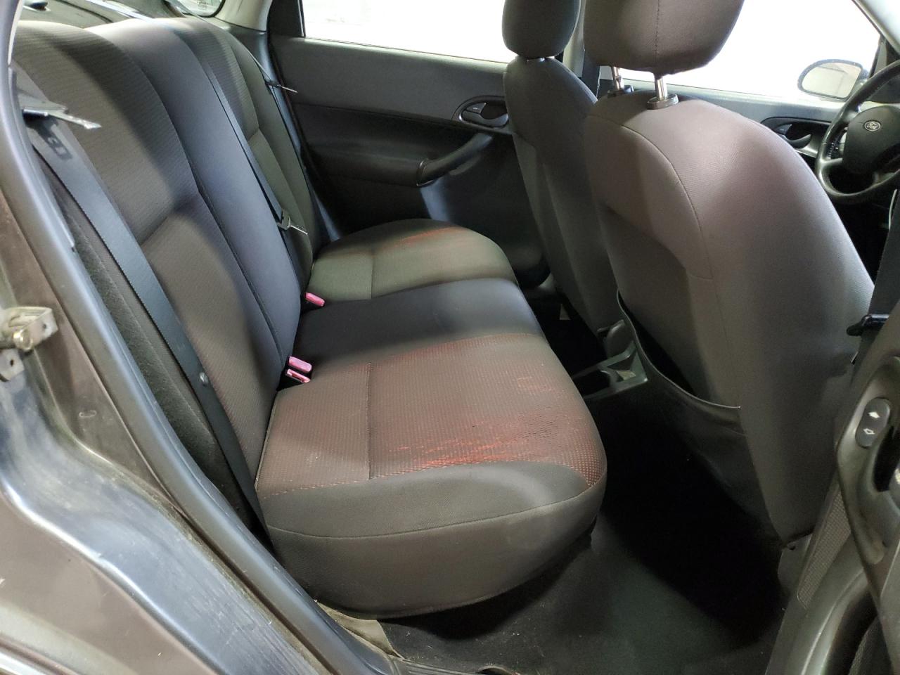 2005 Ford Focus - Image 10
