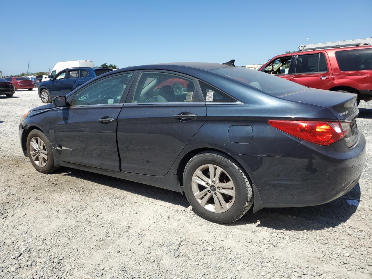 2013 Hyundai Sonata - Image 2
