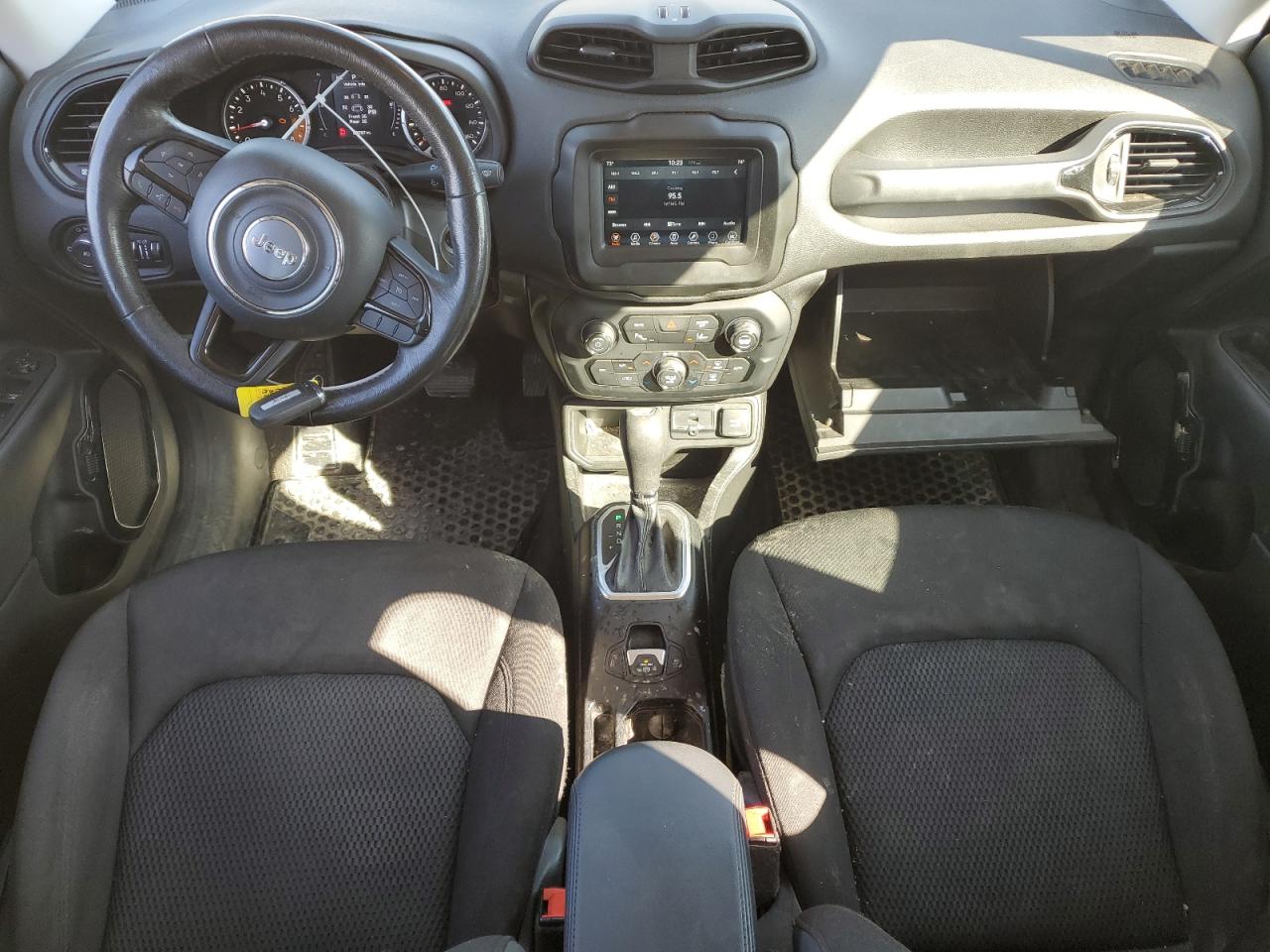 2018 Jeep Renegade - Image 8