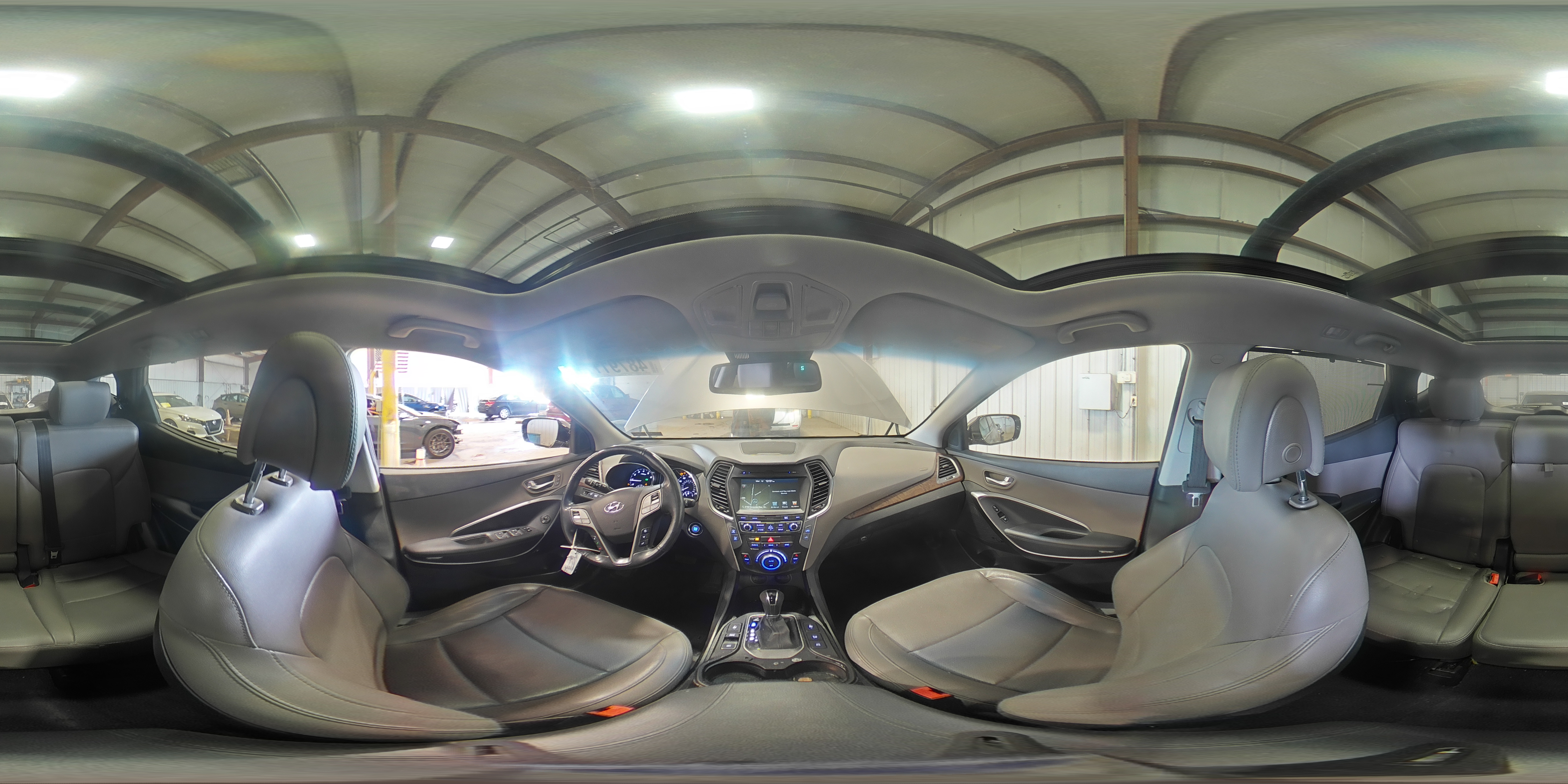 2018 Hyundai Santa Fe - Image 16