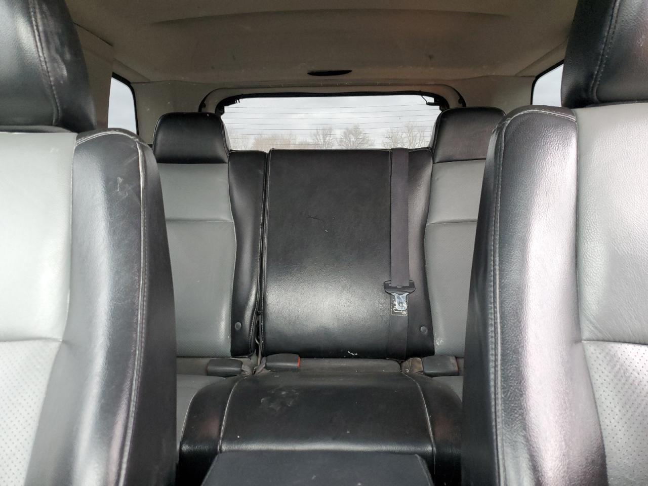2010 Jeep Grand Cherokee - Image 10