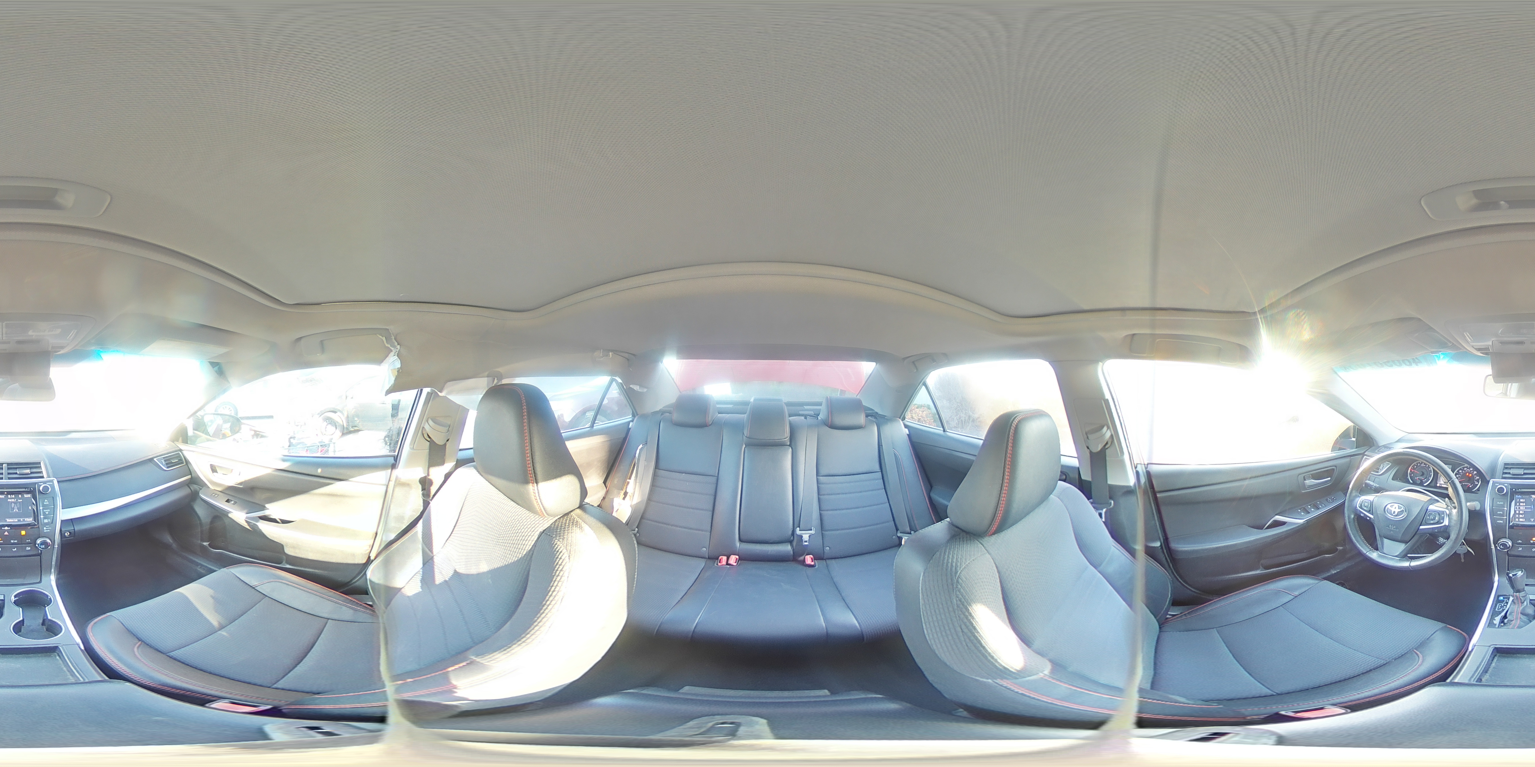 2016 Toyota Camry - Image 15