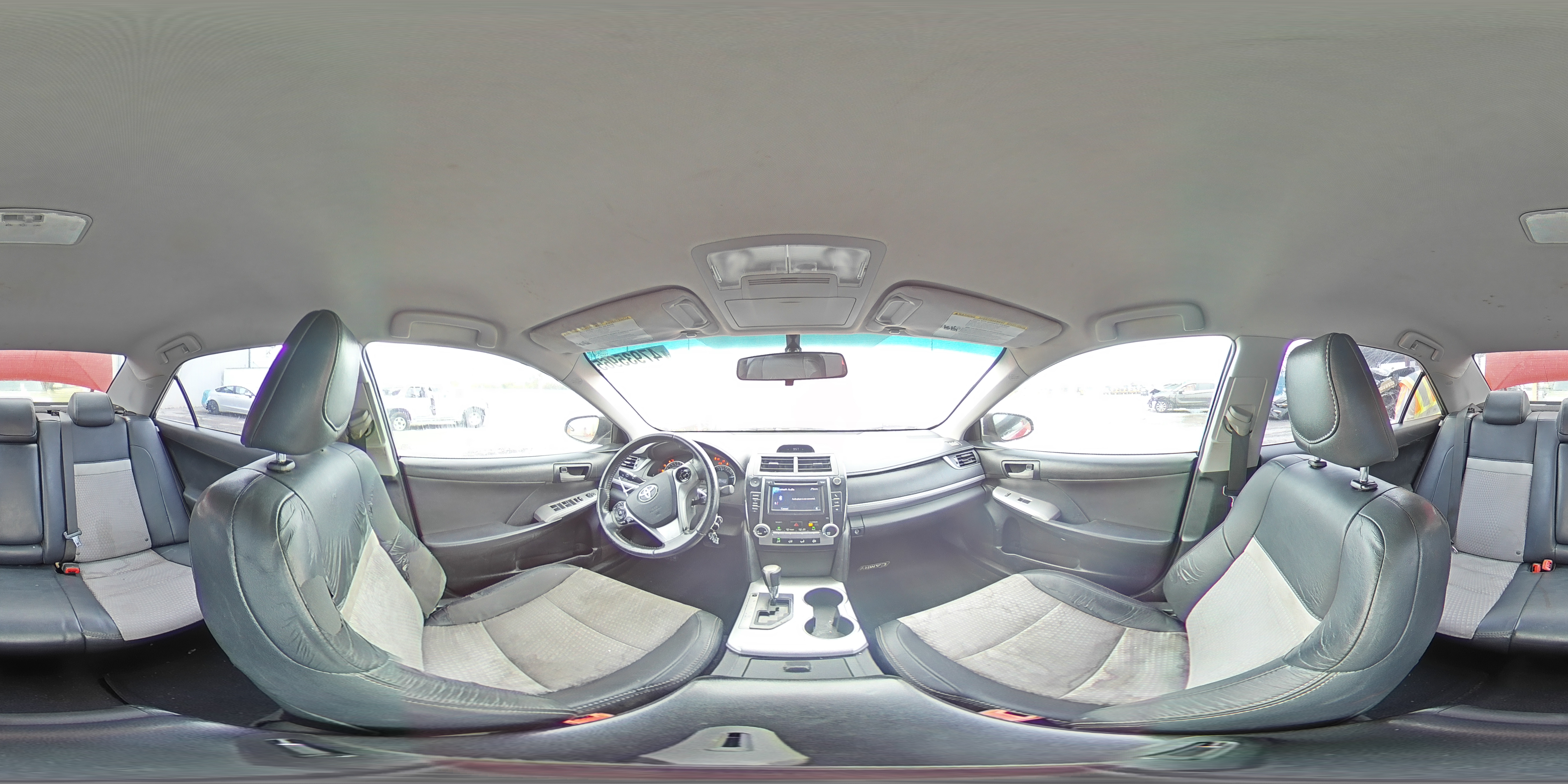 2014 Toyota Camry - Image 15