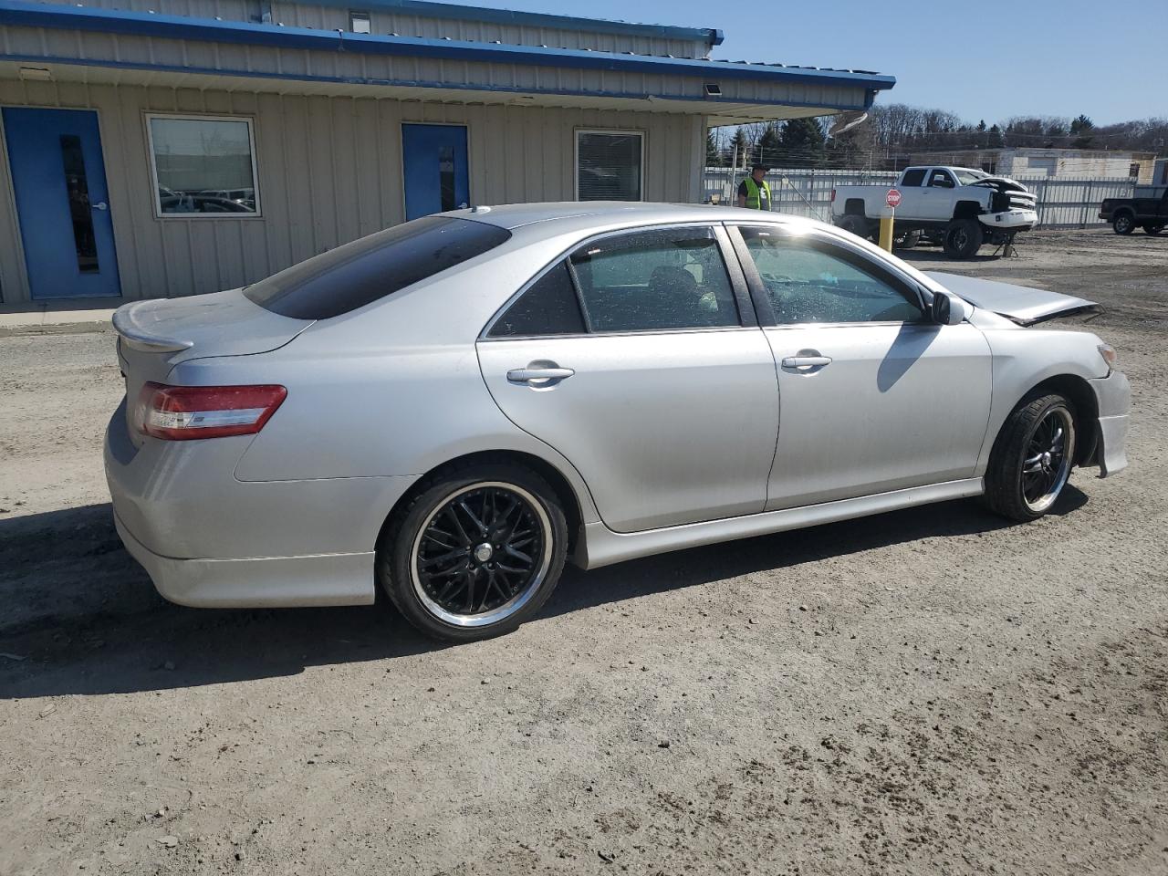 2010 Toyota Camry - Image 3