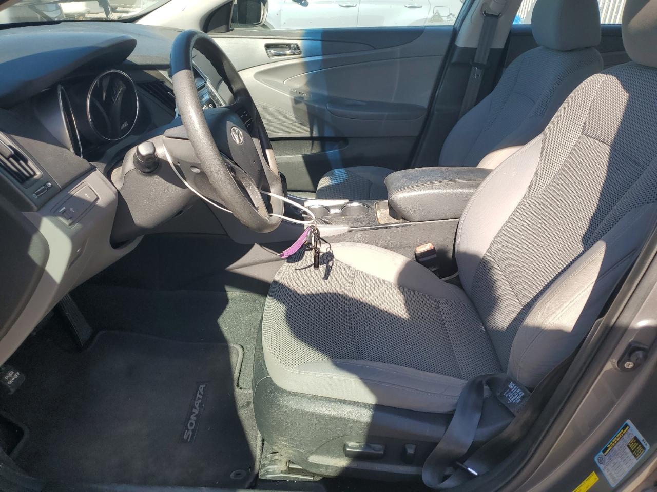 2011 Hyundai Sonata - Image 7