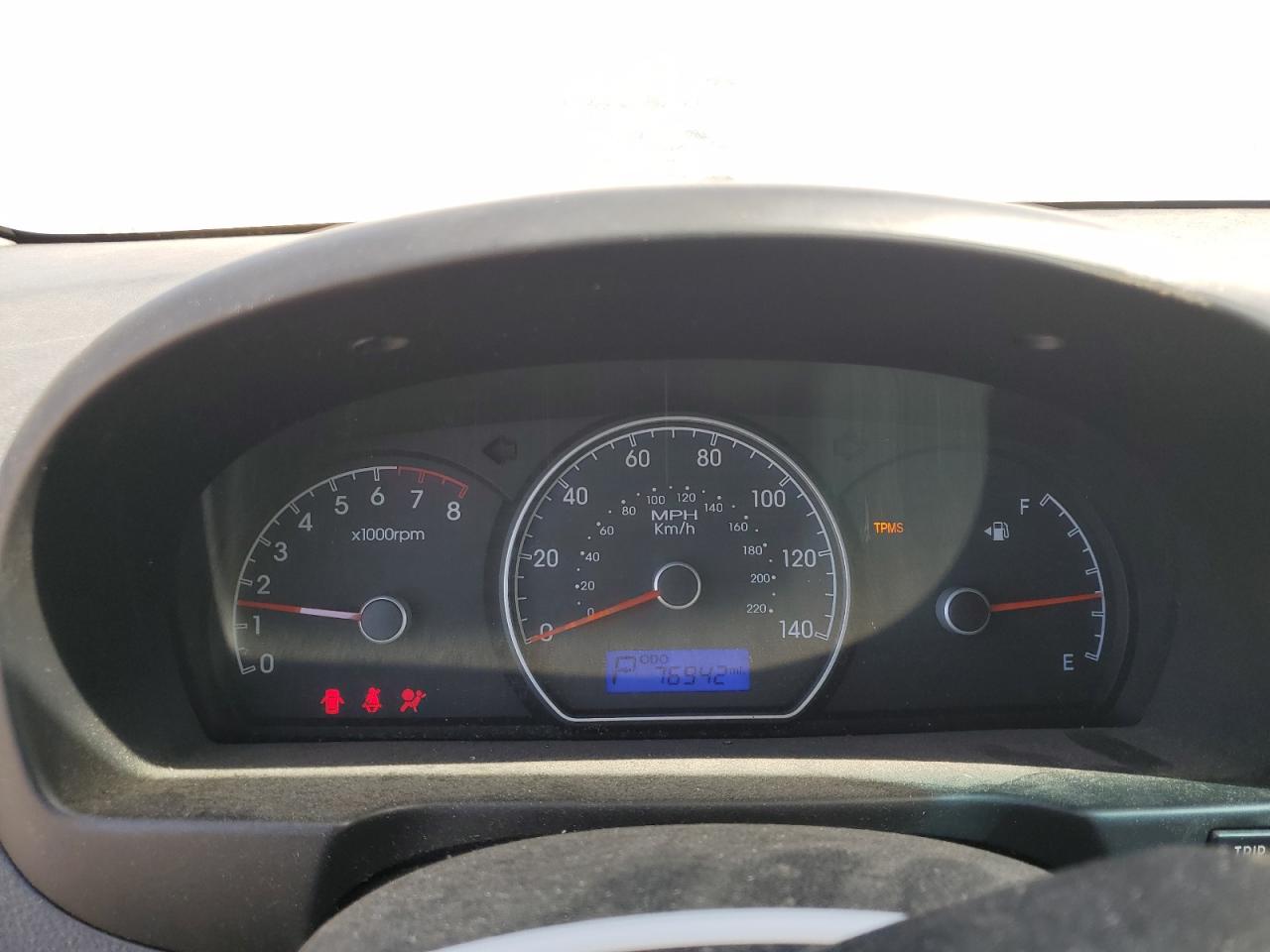 2010 Hyundai Elantra - Image 9