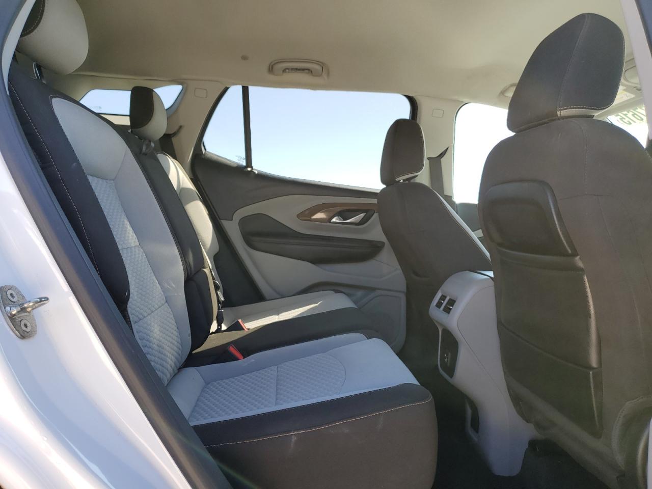 2020 GMC Terrain - Image 11