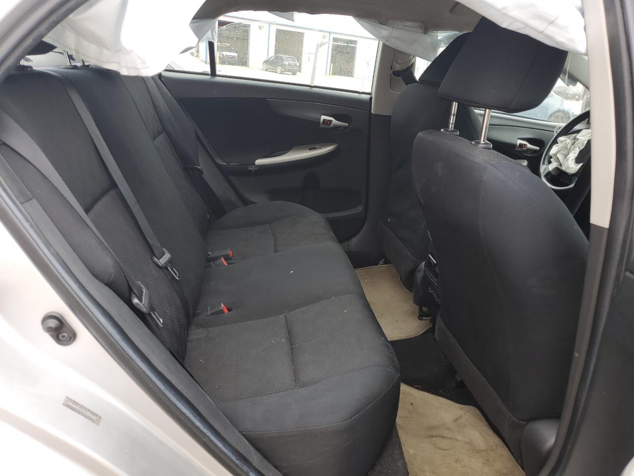 2010 Toyota Corolla - Image 10