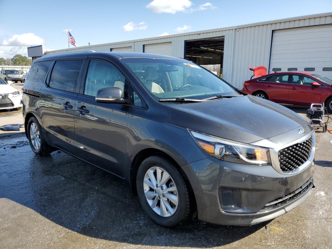 2016 Kia Sedona - Image 4