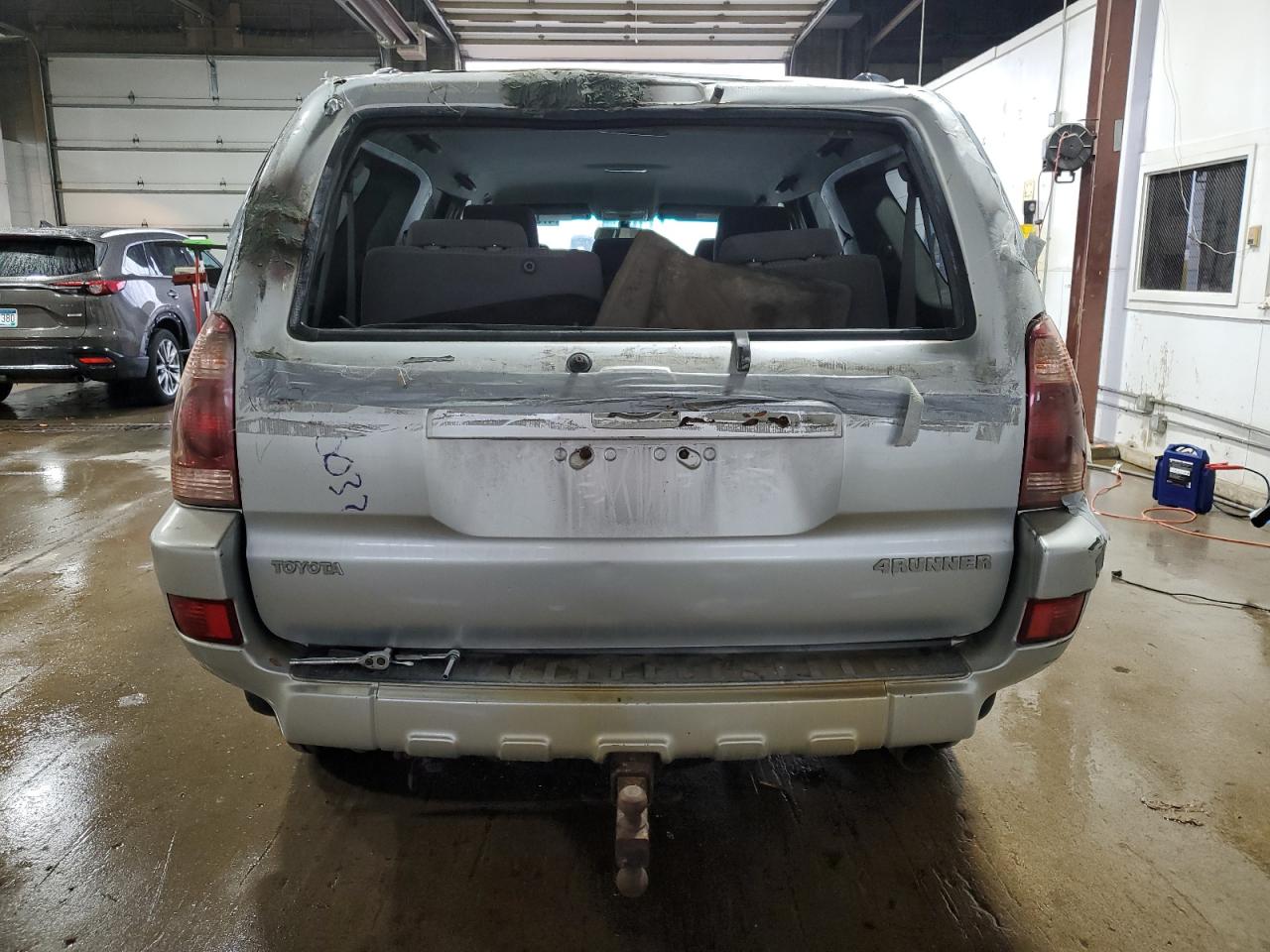 2004 Toyota 4Runner - Image 6