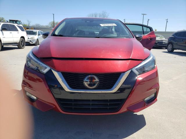 NISSAN VERSA 2021 Czerwony