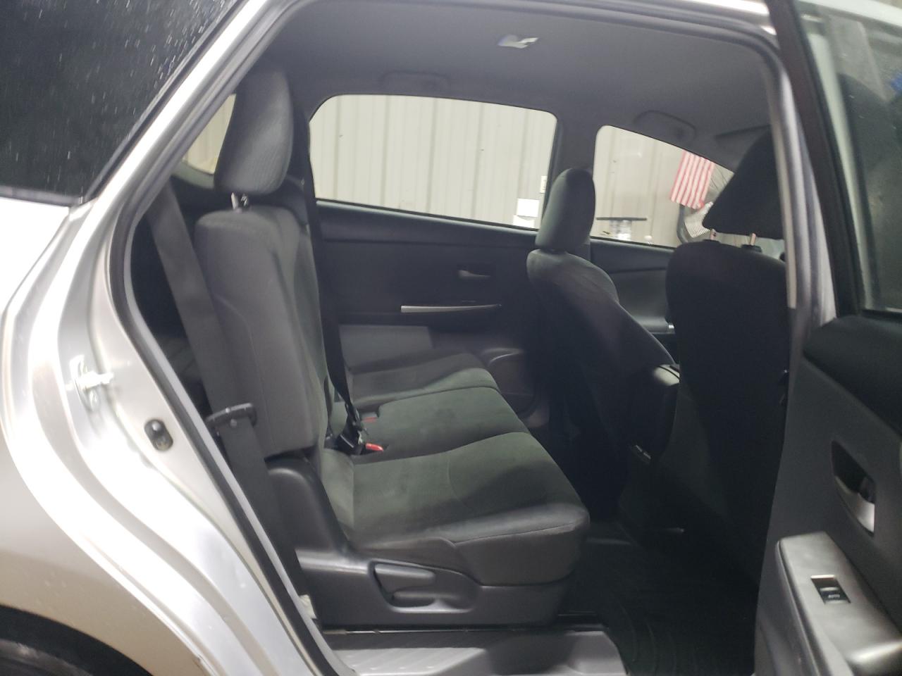 2013 Toyota Prius - Image 10