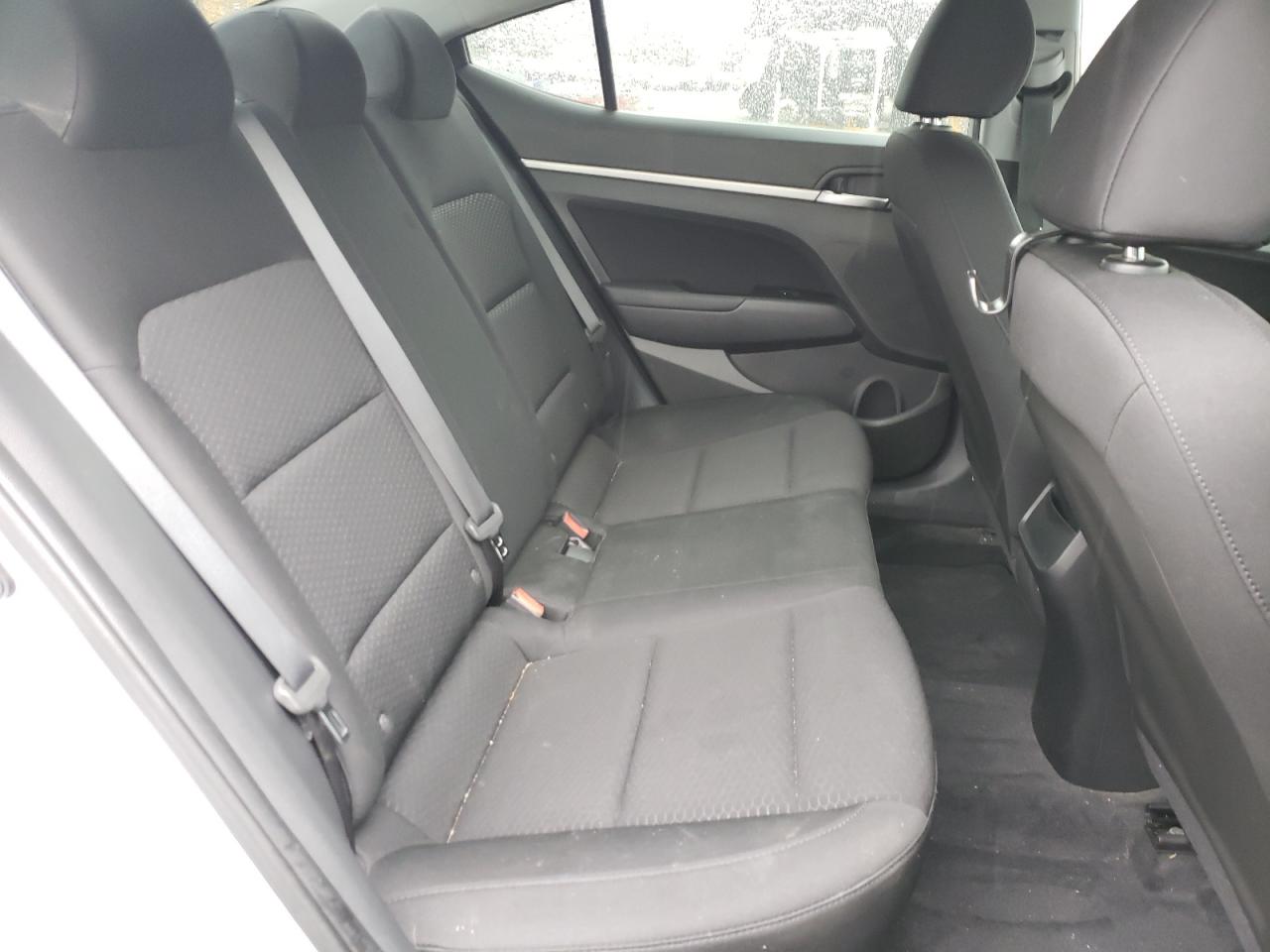 2019 Hyundai Elantra - Image 10
