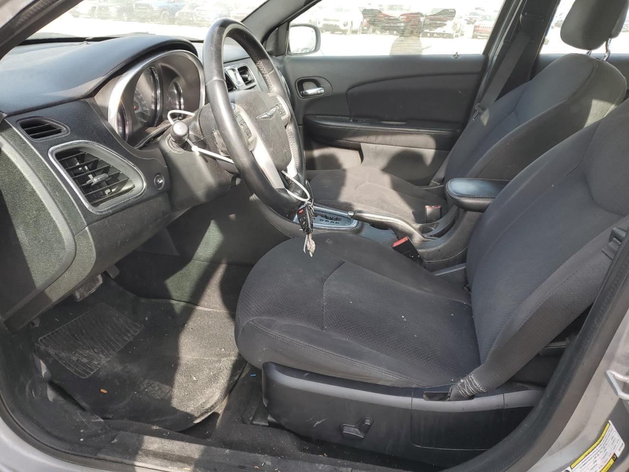 2013 Chrysler 200 - Image 7