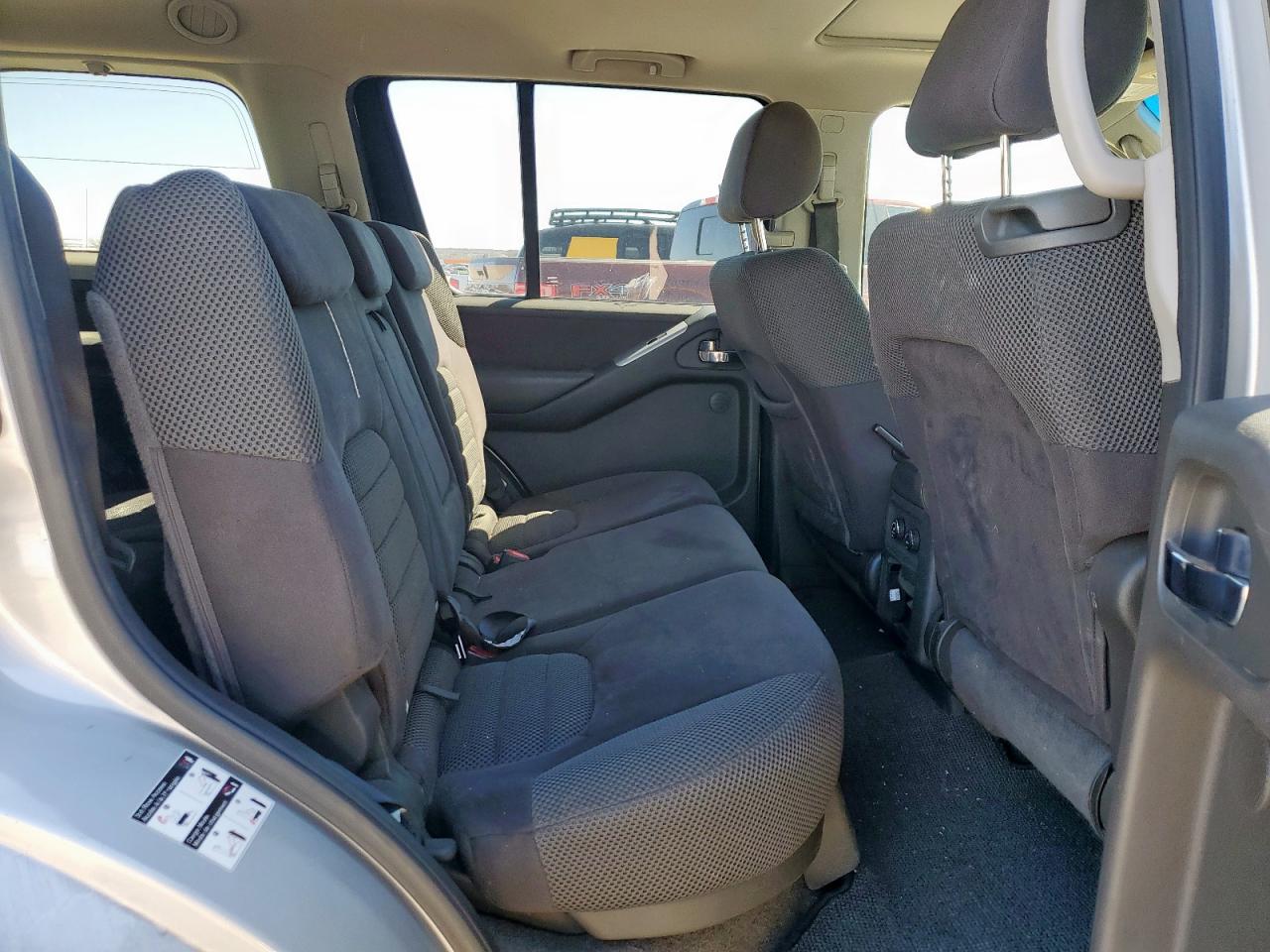 2008 Nissan Pathfinder - Image 11