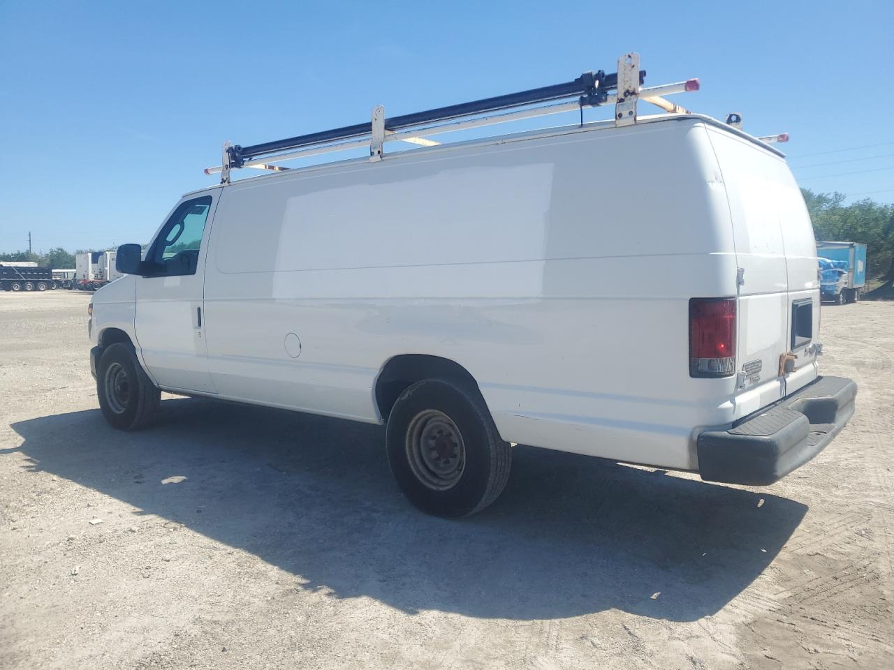 2013 Ford Econoline - Image 2