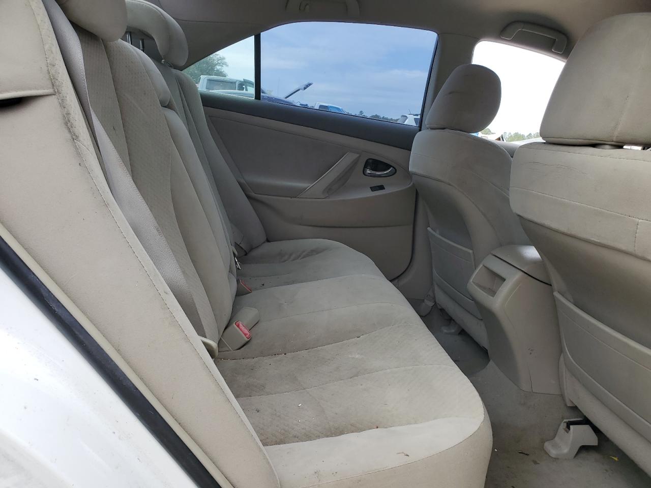 2009 Toyota Camry - Image 10