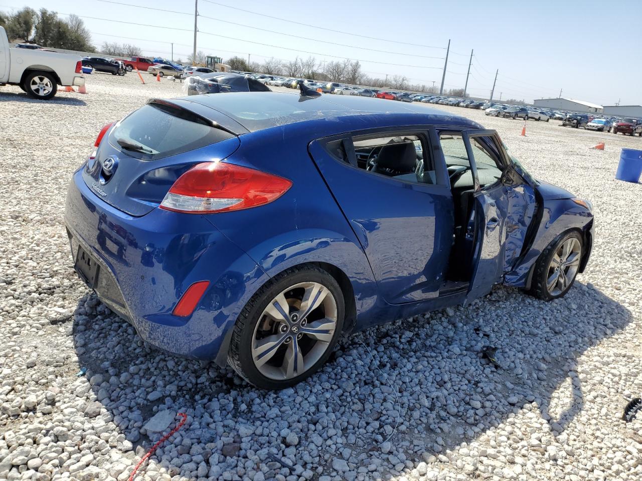 2015 Hyundai Veloster - Image 3