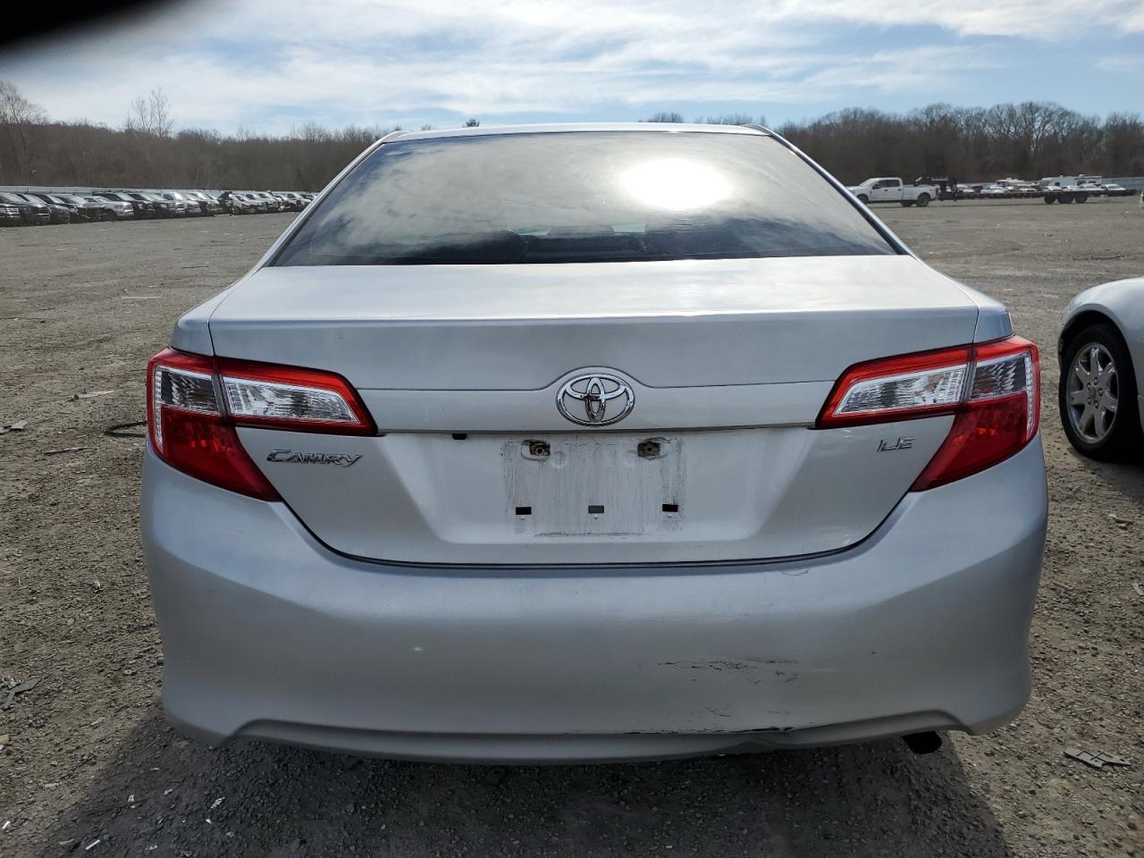 2014 Toyota Camry - Image 6