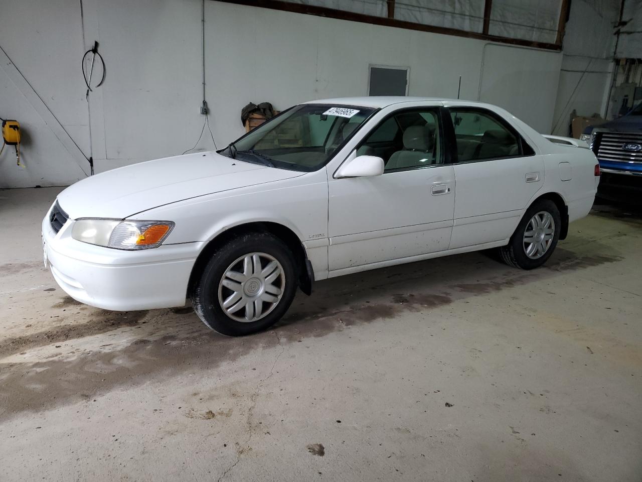 2000 Toyota Camry Ce للبيع في Lexington، KY - Rear End