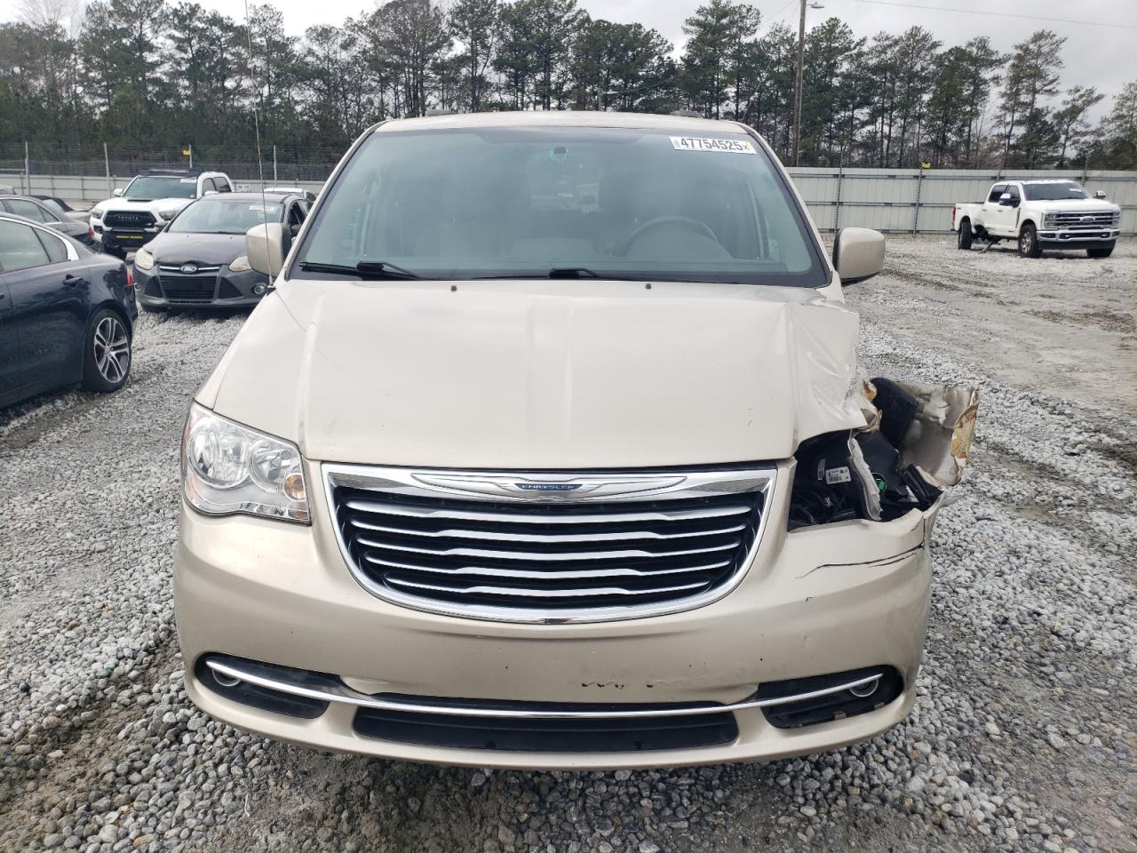 2015 Chrysler Town & Country - Image 5