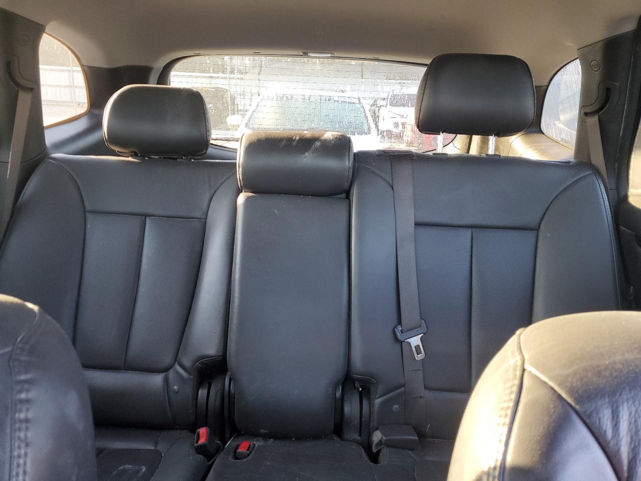 2012 Hyundai Santa Fe - Image 10