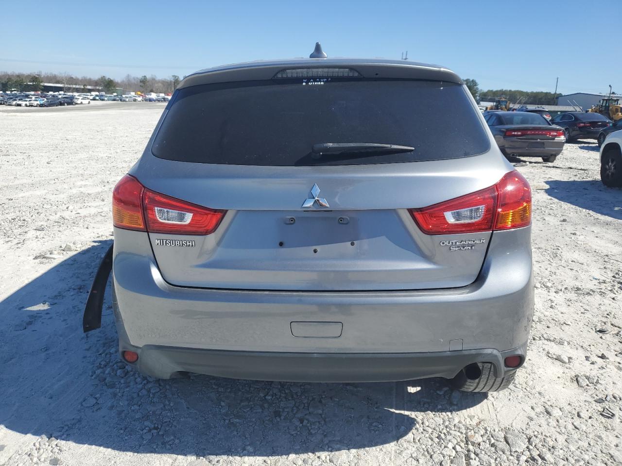 2017 Mitsubishi Outlander - Image 6