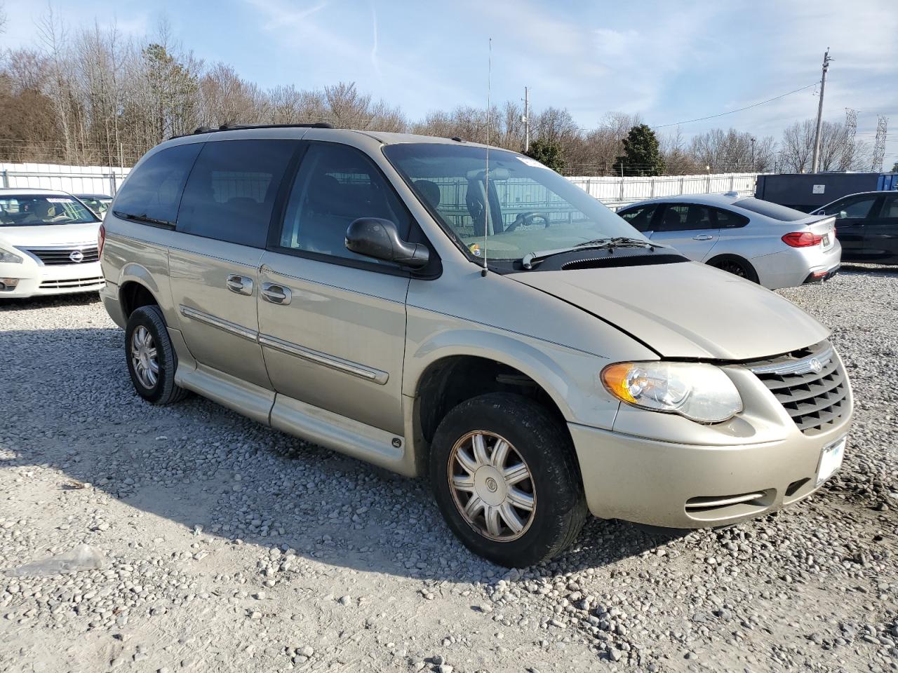 2006 Chrysler Town & Country - Image 4