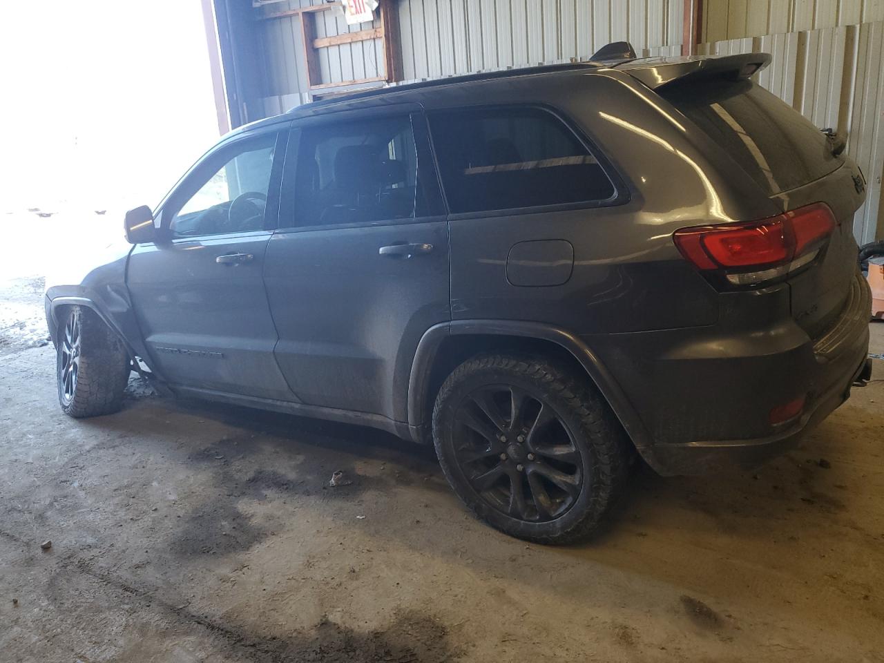 2017 Jeep Grand Cherokee - Image 2