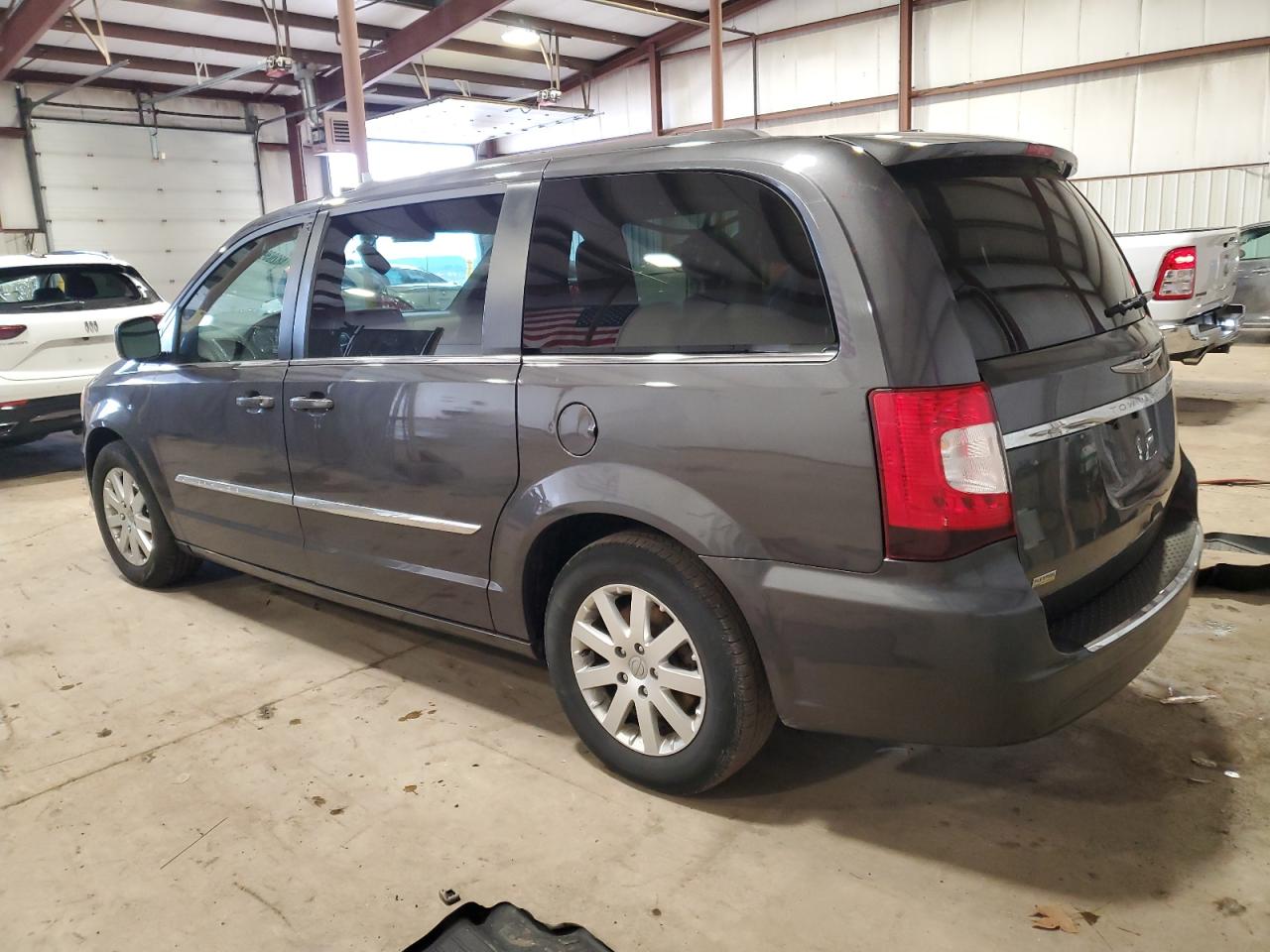 2015 Chrysler Town & Country - Image 2