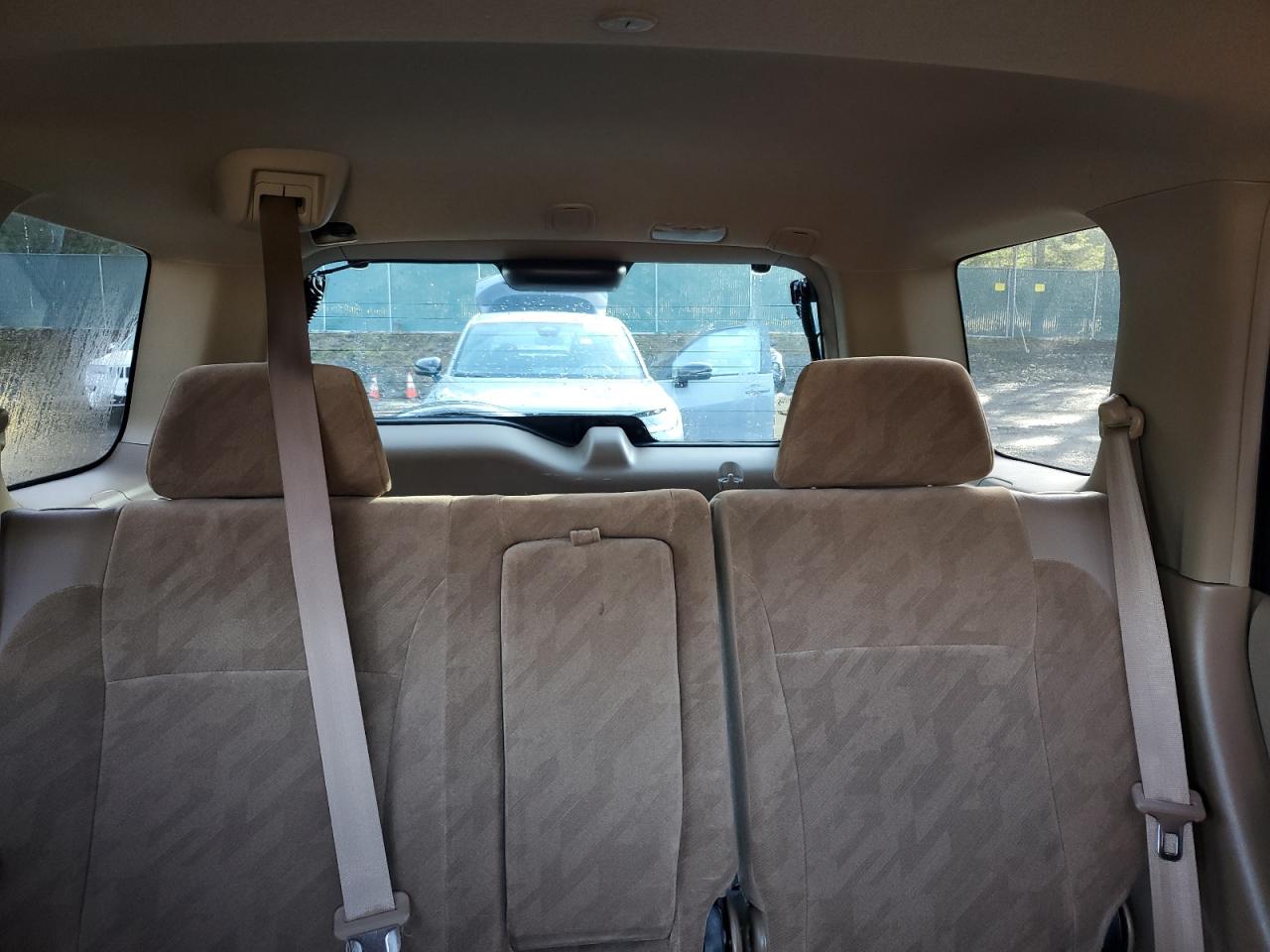 2004 Honda CR-V - Image 10