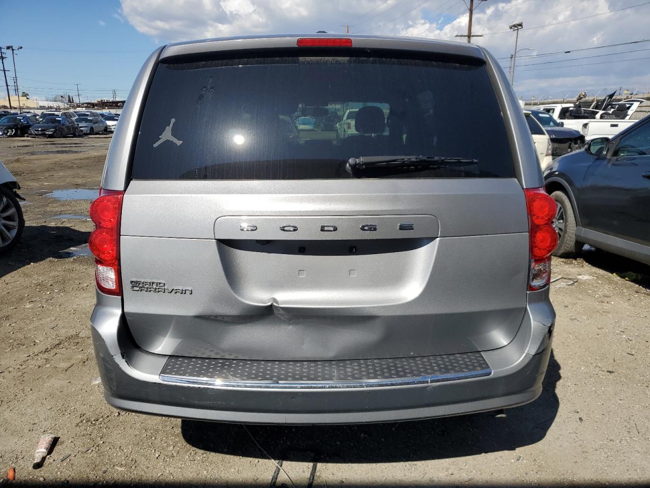 2015 Dodge Caravan - Image 6