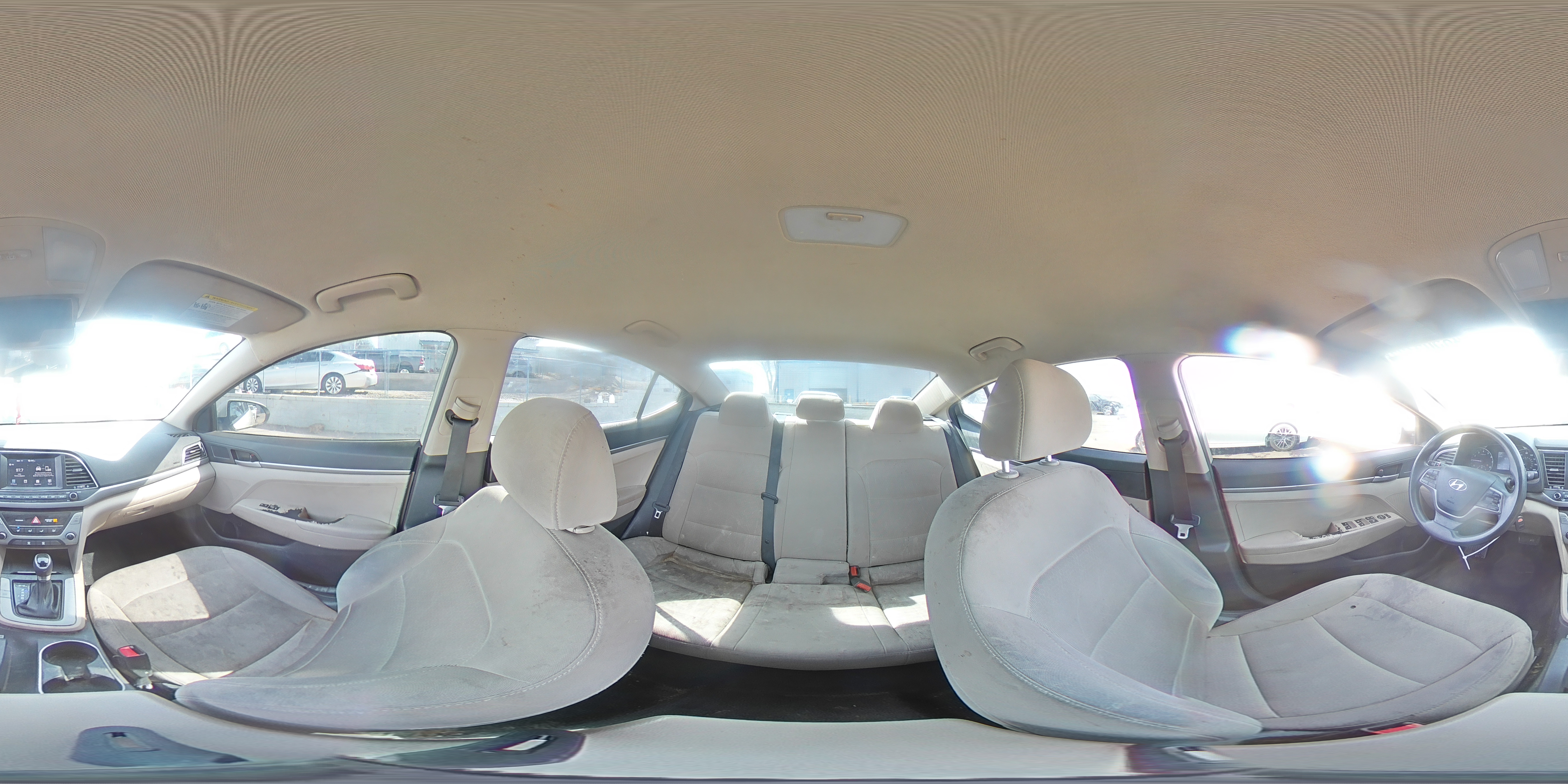 2018 Hyundai Elantra - Image 14